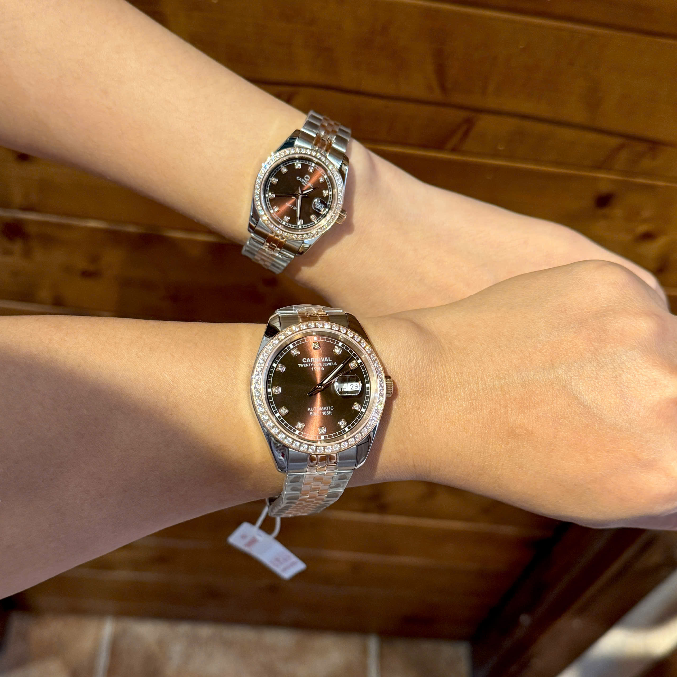 Đánh Giá Đồng Hồ Cặp Đôi Carnival Demi Couple – Sự Kết Hợp Hoàn Hảo Giữa Phong Cách Lịch Lãm Và Tinh Tế
