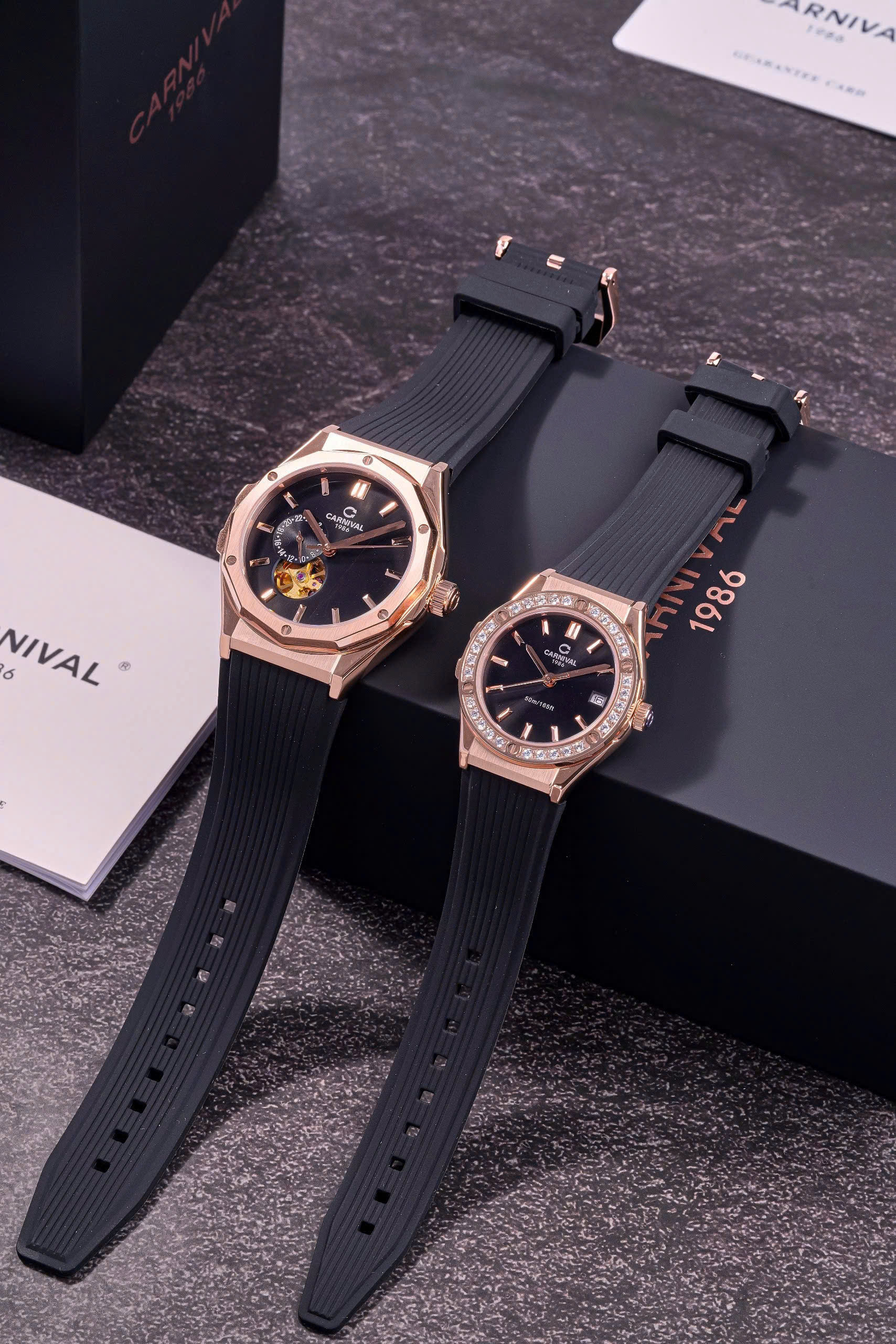 Đồng hồ đôi Carnival 8189G-VH-DCS-D & 8168L2-VH-DCS-D – Set couple thể thao sang trọng, lựa chọn hoàn hảo cho cặp đôi hiện đại