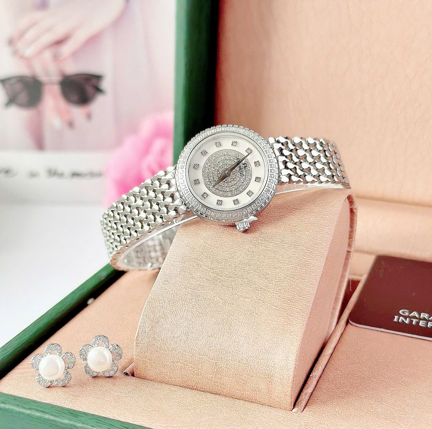 Đồng hồ FL Franklin FL5688 – Vẻ đẹp tinh khôi lấp lánh, sang chảnh đúng chuẩn quý cô hiện đại