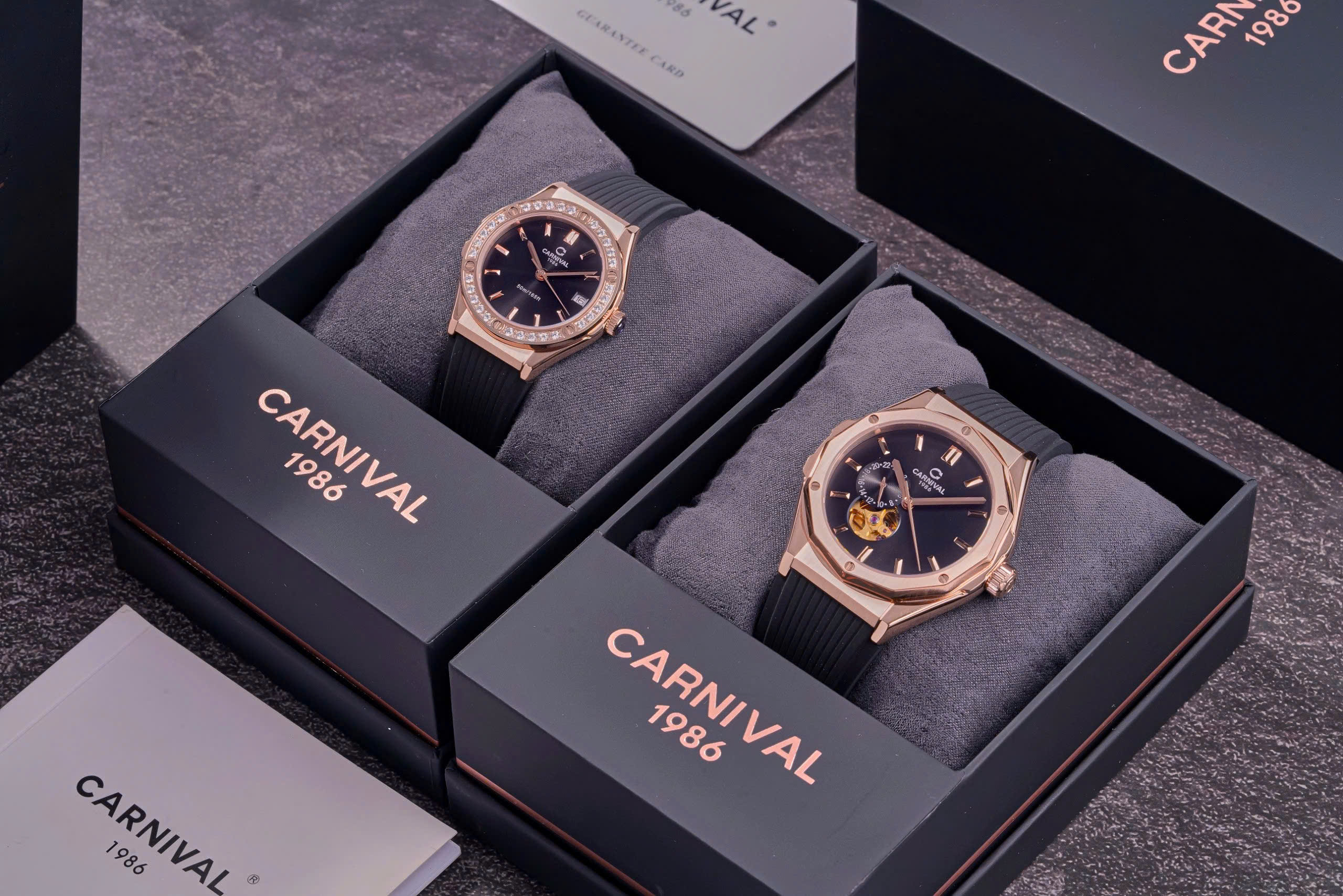 Đồng hồ đôi Carnival 8189G-VH-DCS-D & 8168L2-VH-DCS-D – Set couple thể thao sang trọng, lựa chọn hoàn hảo cho cặp đôi hiện đại