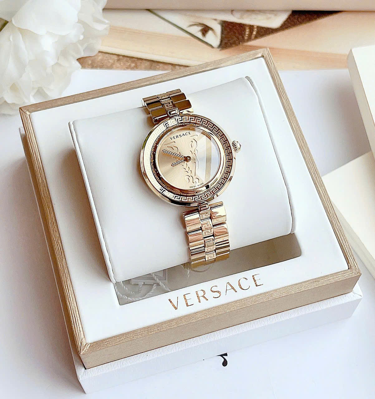 Đồng Hồ Nữ Versace Virtus Infinity VEZ400421 Màu Vàng Gold
