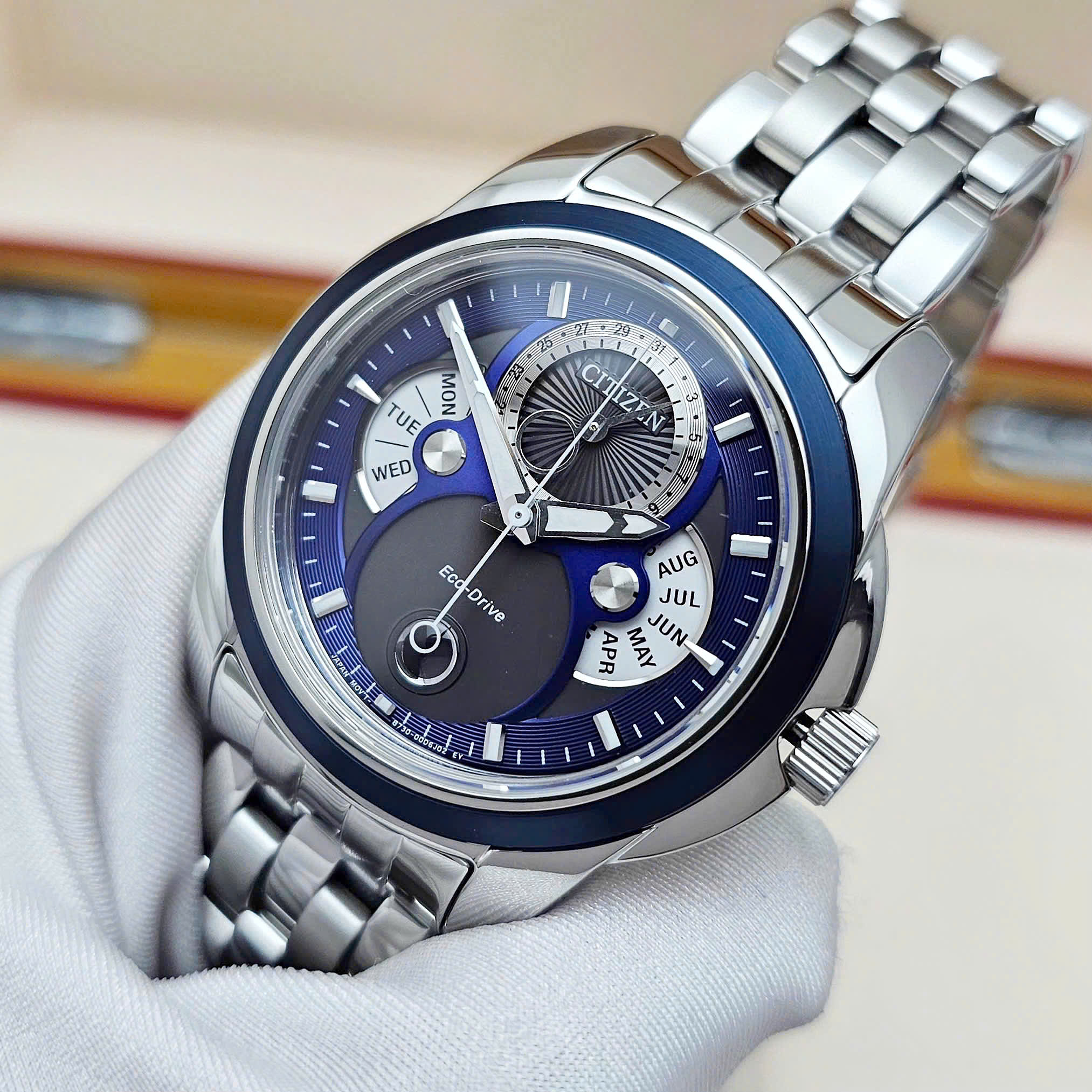 Đánh Giá Đồng Hồ Citizen Eco-Drive Calendrier Moon Phase BU0088-51H – Tuyệt Tác Lịch Trăng, Lịch Đa Chức Năng Và Công Nghệ Ánh Sáng Hàng Đầu Của Citizen