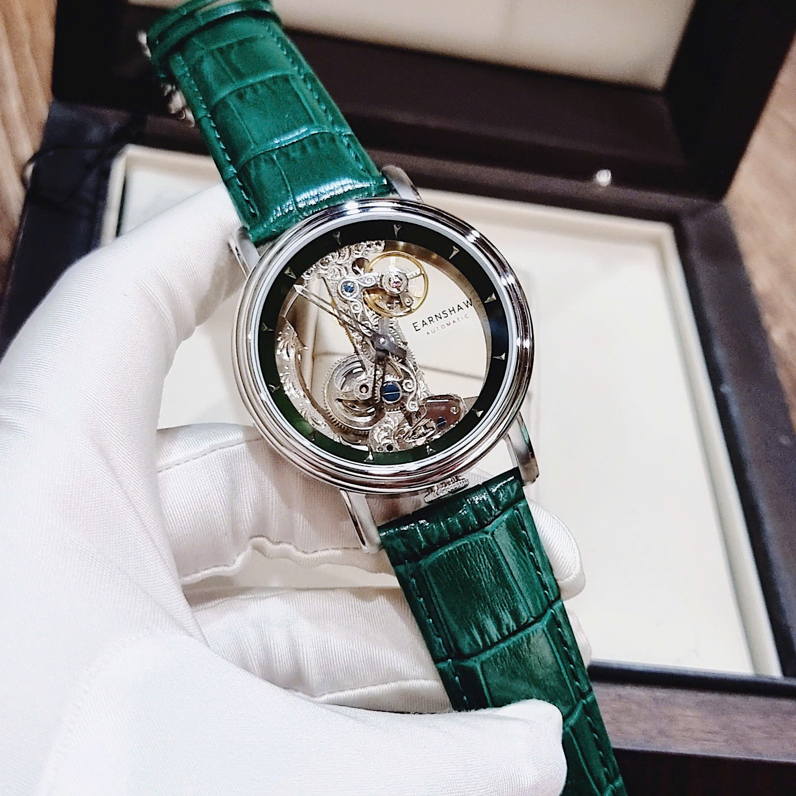 Đánh Giá Đồng Hồ Thomas Earnshaw Automatic Skeleton – Nghệ Thuật Lộ Cơ Tinh Xảo, Phong Cách Cổ Điển Đầy Cuốn Hút