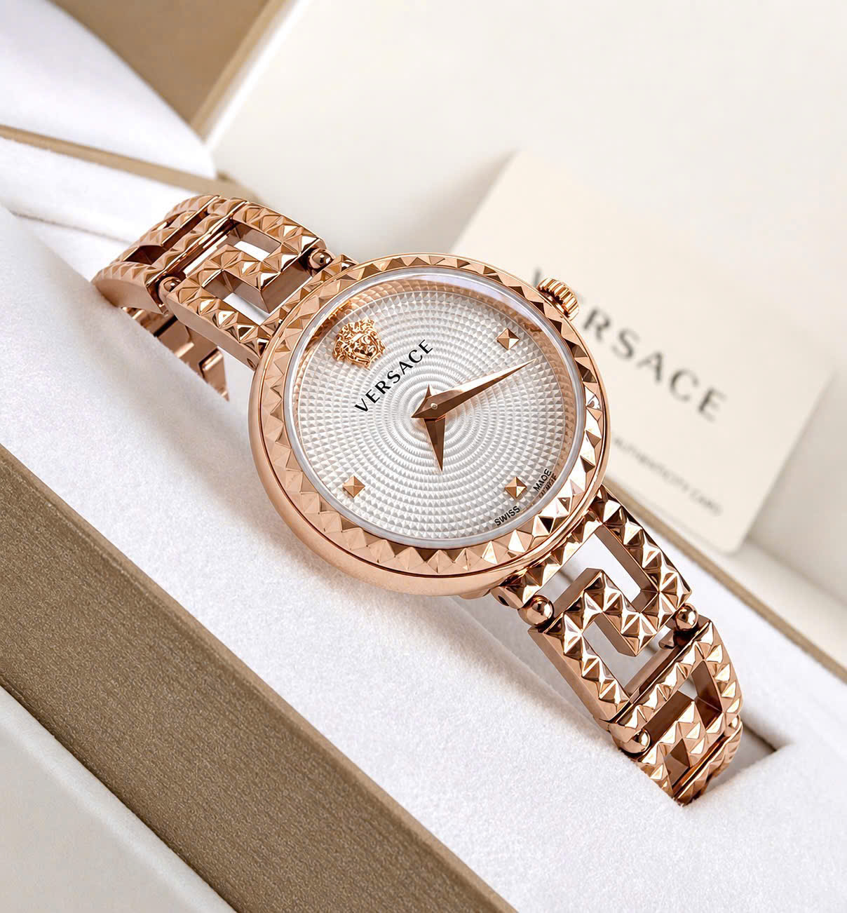 Đánh Giá Đồng Hồ Versace Greca Goddess VE7A00223 – Kiệt Tác Trang Sức Mang Đậm Dấu Ấn Thời Trang Ý