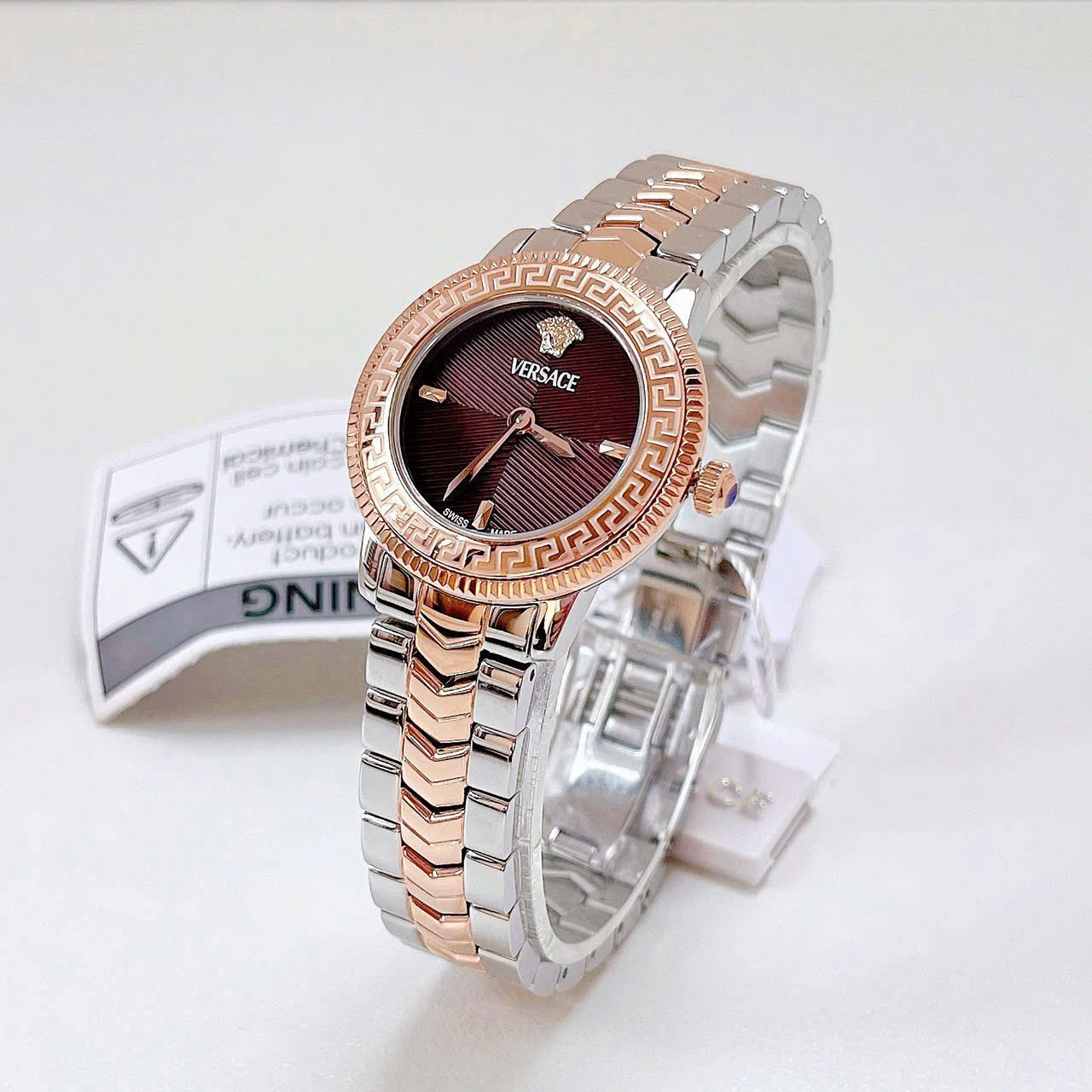 Đồng Hồ Nữ Versace V-Icon Quartz Brown Dial VEUCA0624 – Vẻ Đẹp Sang Trọng Chuẩn Swiss Made