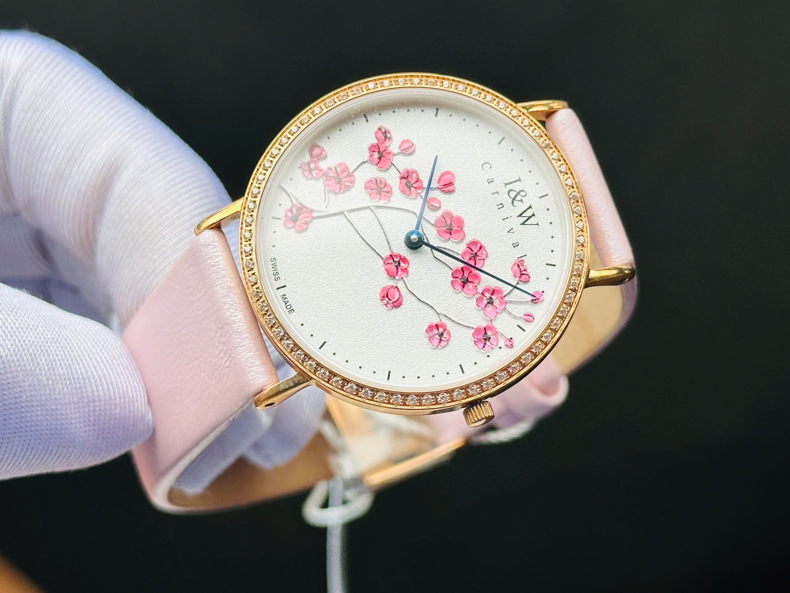 Đồng Hồ Nữ I&W Carnival 3002L3 – Vẻ Đẹp Hoa Anh Đào Thanh Lịch, Máy Quartz Thụy Sĩ, Kính Sapphire