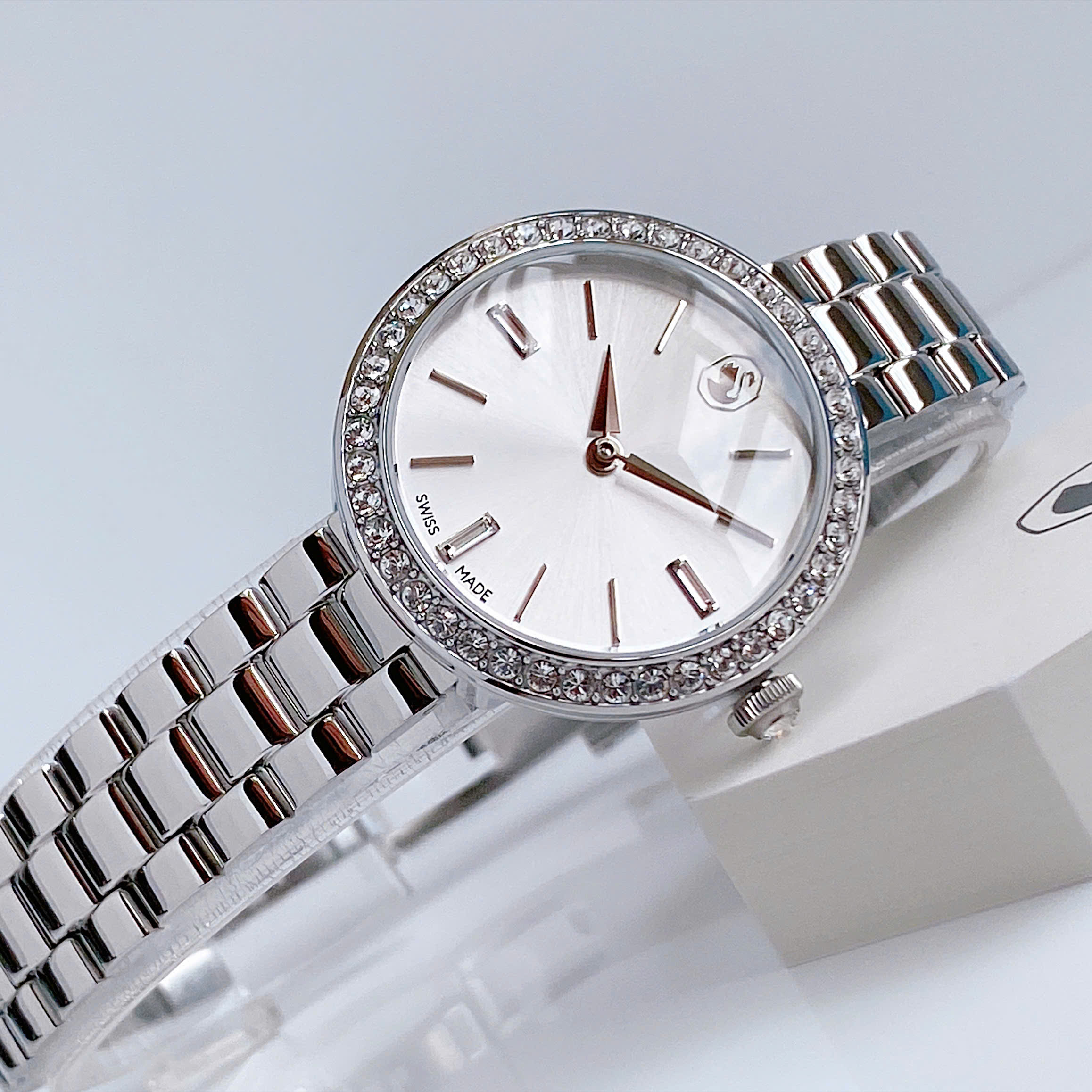 Đồng Hồ Swarovski Cetra 5672998 – Thiết Kế Tối Giản, Tinh Tế Với 42 Viên Pha Lê Swarovski