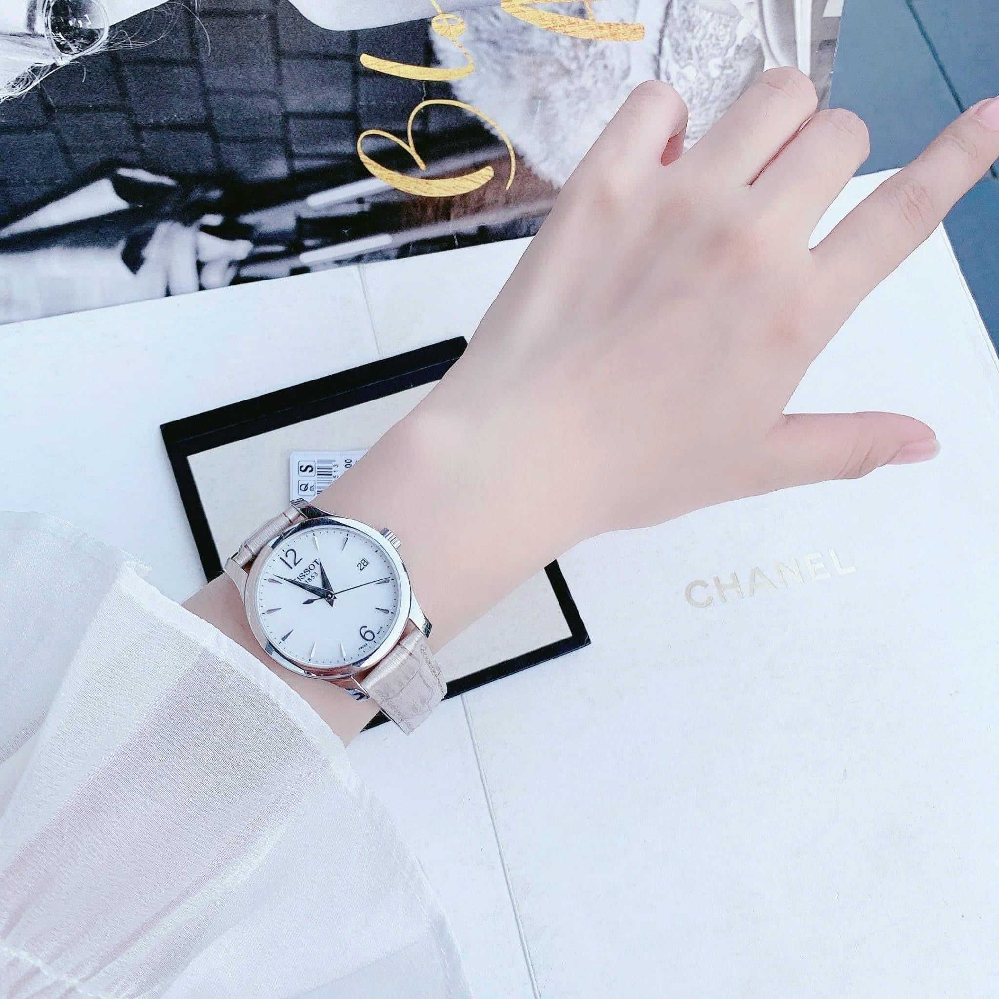 Đồng Hồ Nữ Tissot Tradition T063.210.17.117.00 – Mặt Khảm Trai Mother of Pearl, Sapphire, Quartz ETA, Size 33mm