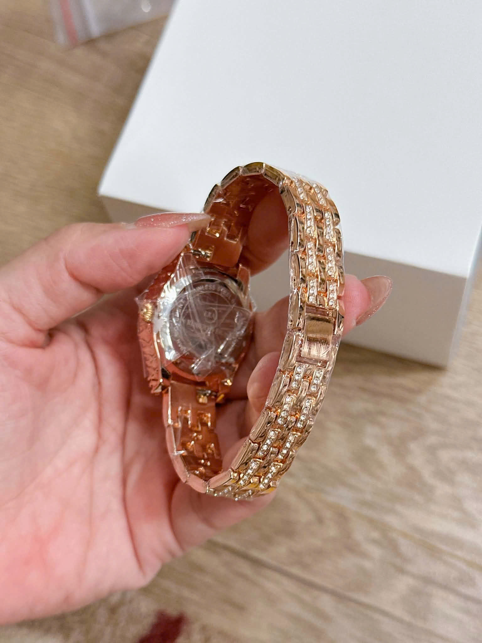 Đồng hồ Roberto Era – Mảnh ghép hoàn hảo cho mọi outfit thanh lịch