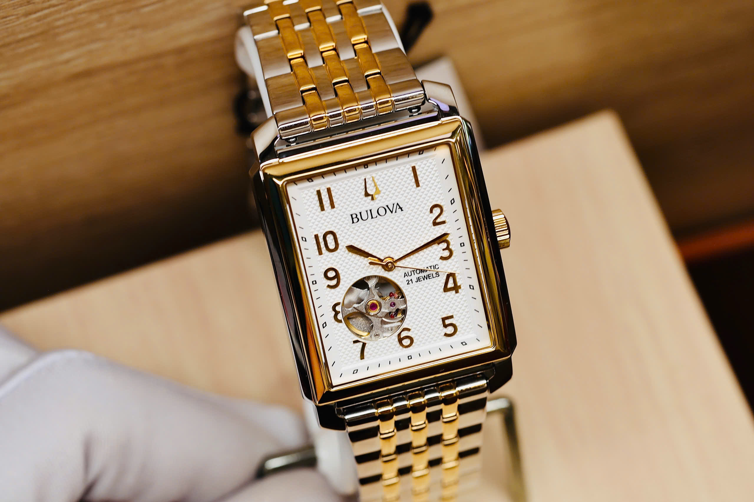 Đồng Hồ Bulova Open Heart Automatic 98A308 Demi Gold – Thiết Kế Vuông Lộ Tim Đậm Chất Cơ Khí Mỹ