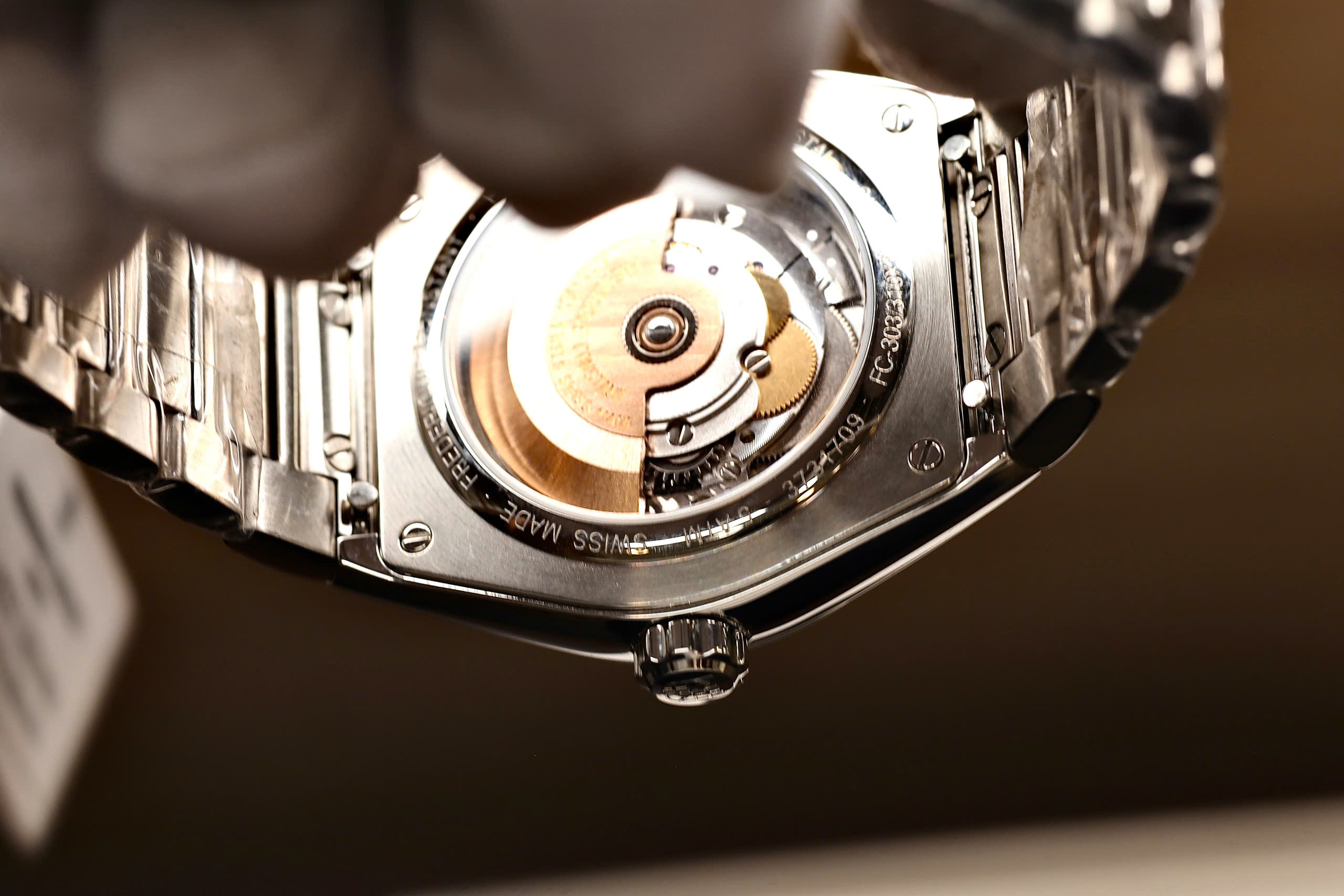 Đồng hồ Frederique Constant Highlife Automatic FC-310B4NH6B – Tuyệt tác Swiss Made mang tinh thần “Luxury Sport” hiện đại