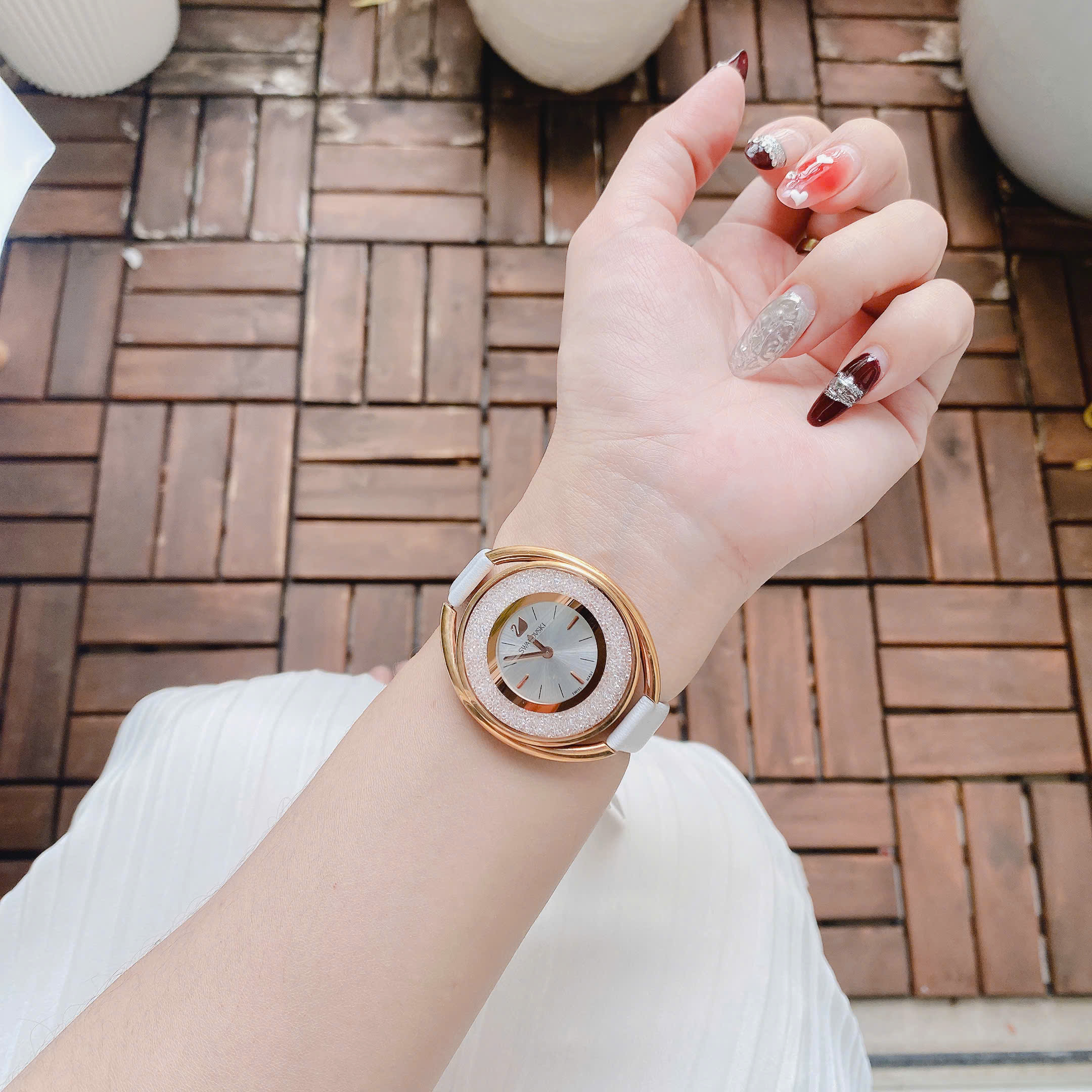 Đồng Hồ Nữ Swarovski Crystalline Oval Watch 5230946 Màu Trắng - Vẻ Đẹp Trang Sức Thụy Sĩ Sang Trọng Và Tinh Tế