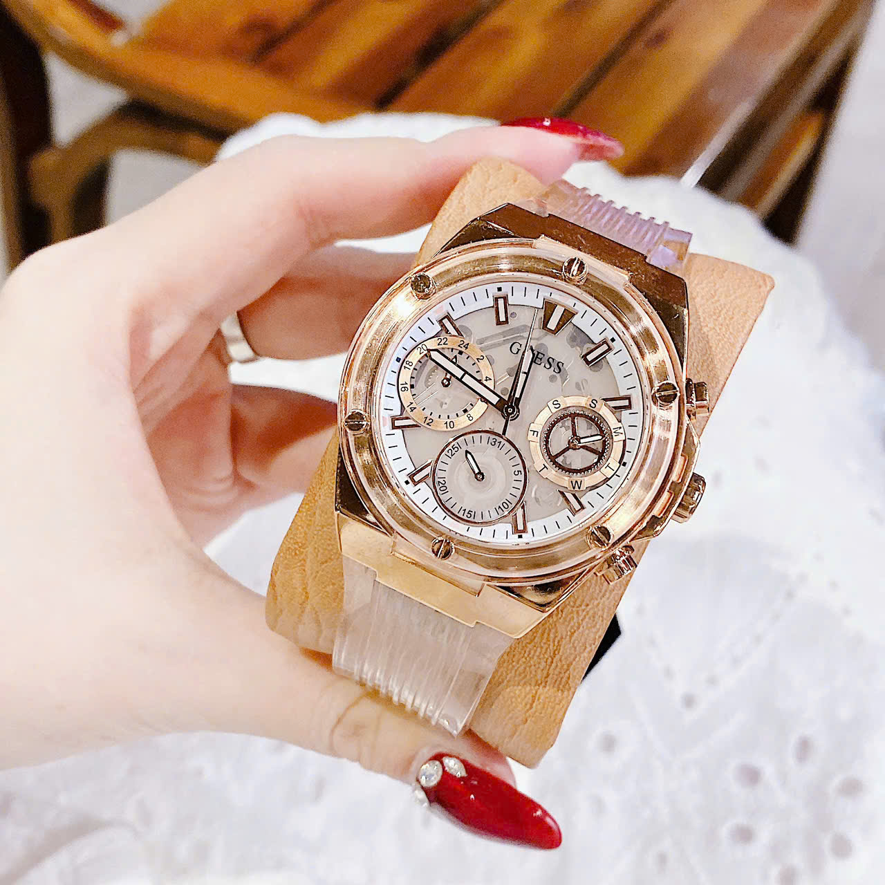 Đồng Hồ Guess GW0409L3 Watch For Women – Thiết Kế Rose Gold Thời Thượng Dành Cho Quý Cô Yêu Phong Cách Sang Trọng Hiện Đại