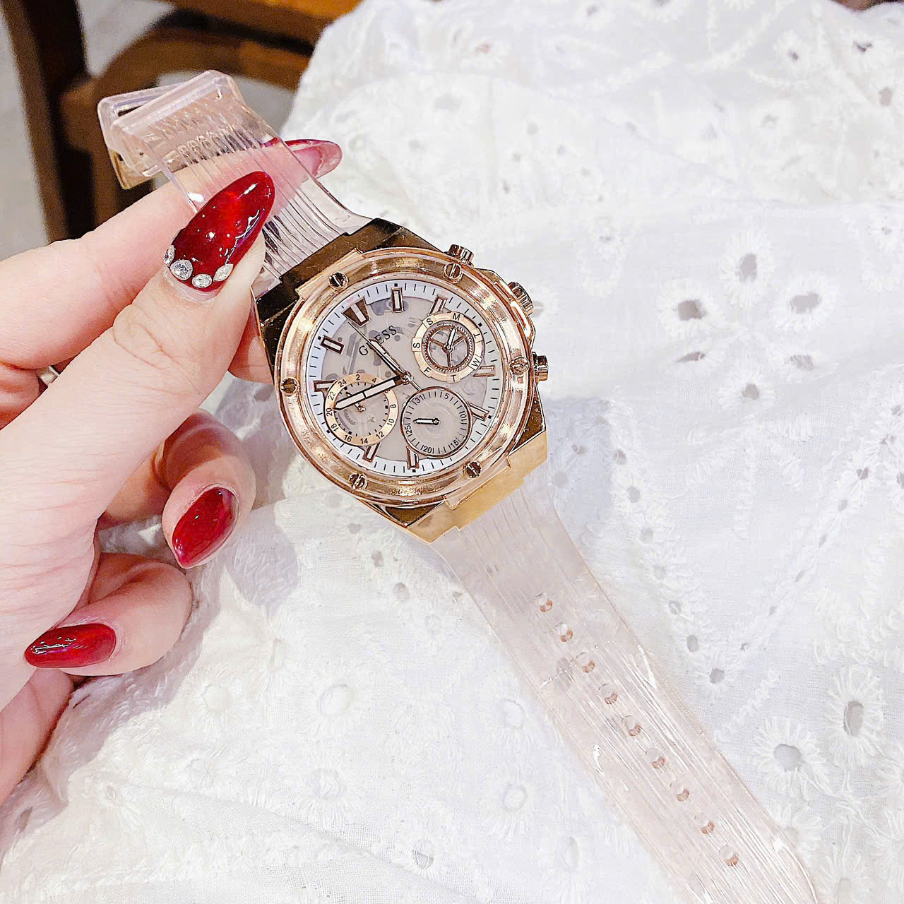 Đồng Hồ Guess GW0409L3 Watch For Women – Thiết Kế Rose Gold Thời Thượng Dành Cho Quý Cô Yêu Phong Cách Sang Trọng Hiện Đại
