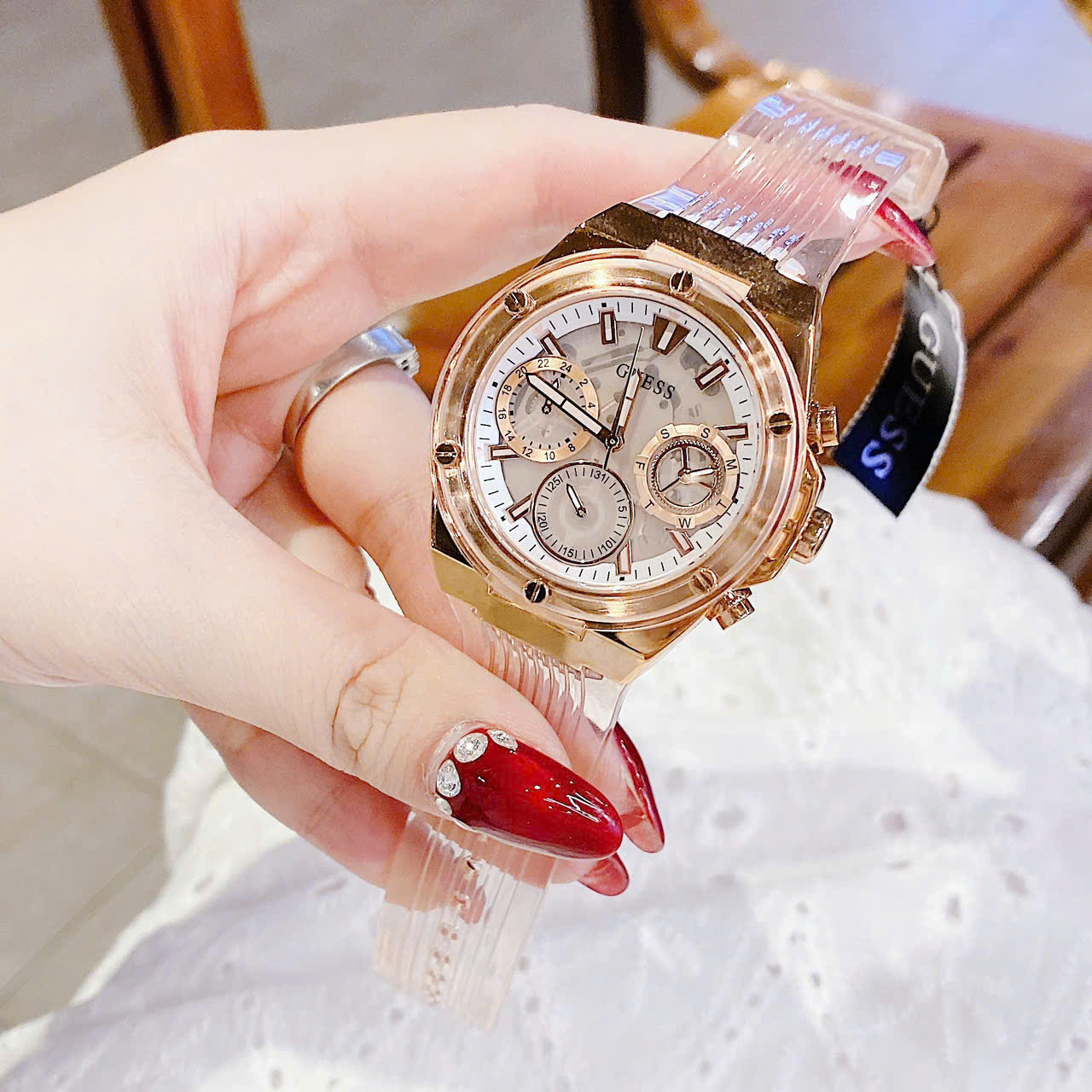 Đồng Hồ Guess GW0409L3 Watch For Women – Thiết Kế Rose Gold Thời Thượng Dành Cho Quý Cô Yêu Phong Cách Sang Trọng Hiện Đại