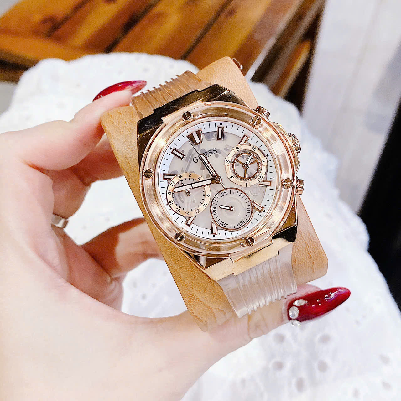 Đồng Hồ Guess GW0409L3 Watch For Women – Thiết Kế Rose Gold Thời Thượng Dành Cho Quý Cô Yêu Phong Cách Sang Trọng Hiện Đại