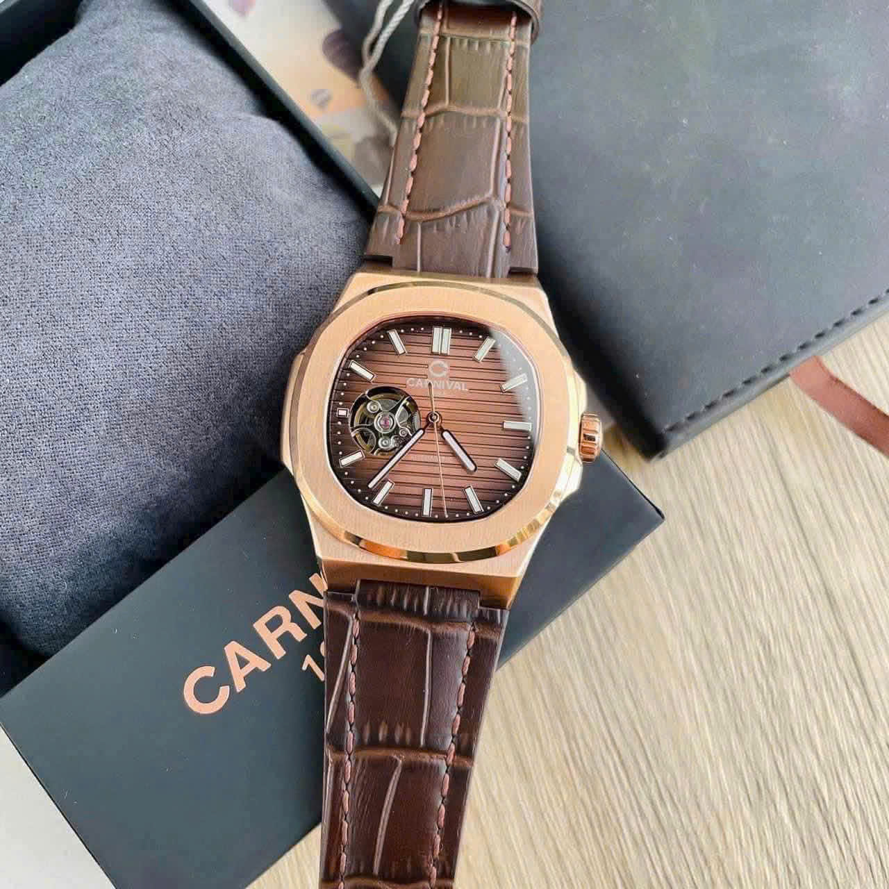 Đồng Hồ Carnival 8128G Automatic Japan – Open Heart Dáng Vuông, Phong Cách Thể Thao Sang Trọng