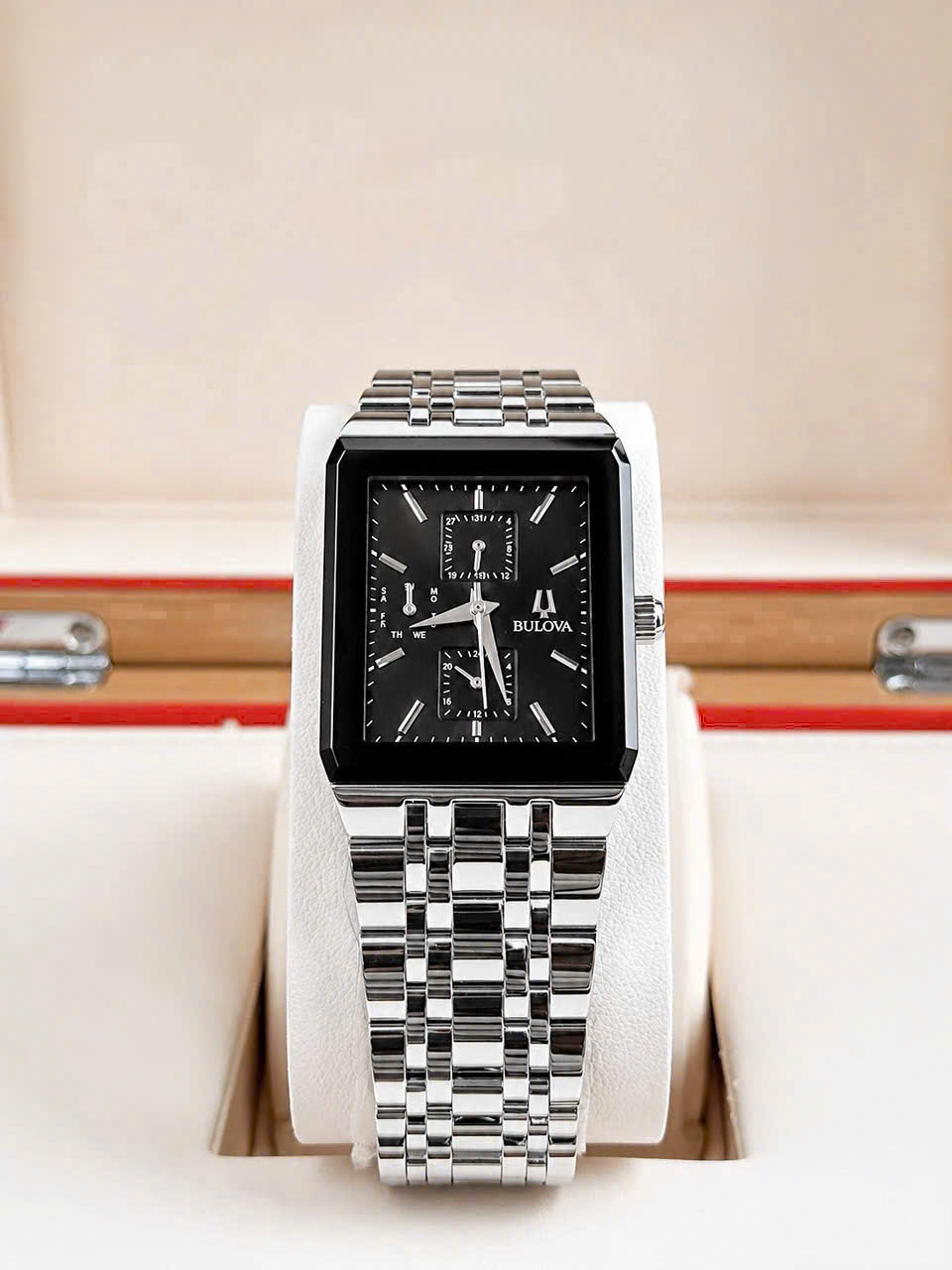 4 Mẫu Đồng Hồ Bulova Mặt Chữ Nhật Dáng Tank – Sang Trọng, Khác Biệt Với 98C150, 96C150, 97C113 và 97D120