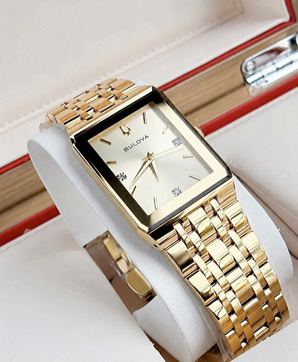 4 Mẫu Đồng Hồ Bulova Mặt Chữ Nhật Dáng Tank – Sang Trọng, Khác Biệt Với 98C150, 96C150, 97C113 và 97D120
