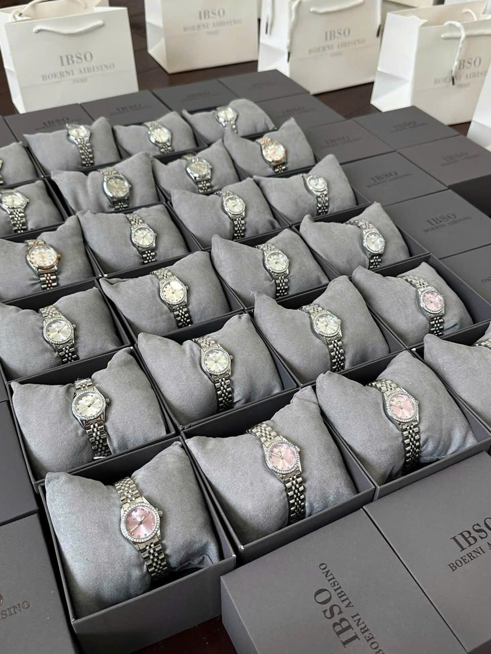 Đồng Hồ Mới Về Liên Tục Tại Vũ Anh Watch – Mẫu Mới, Số Lượng Lớn, Giá Khuyến Mãi