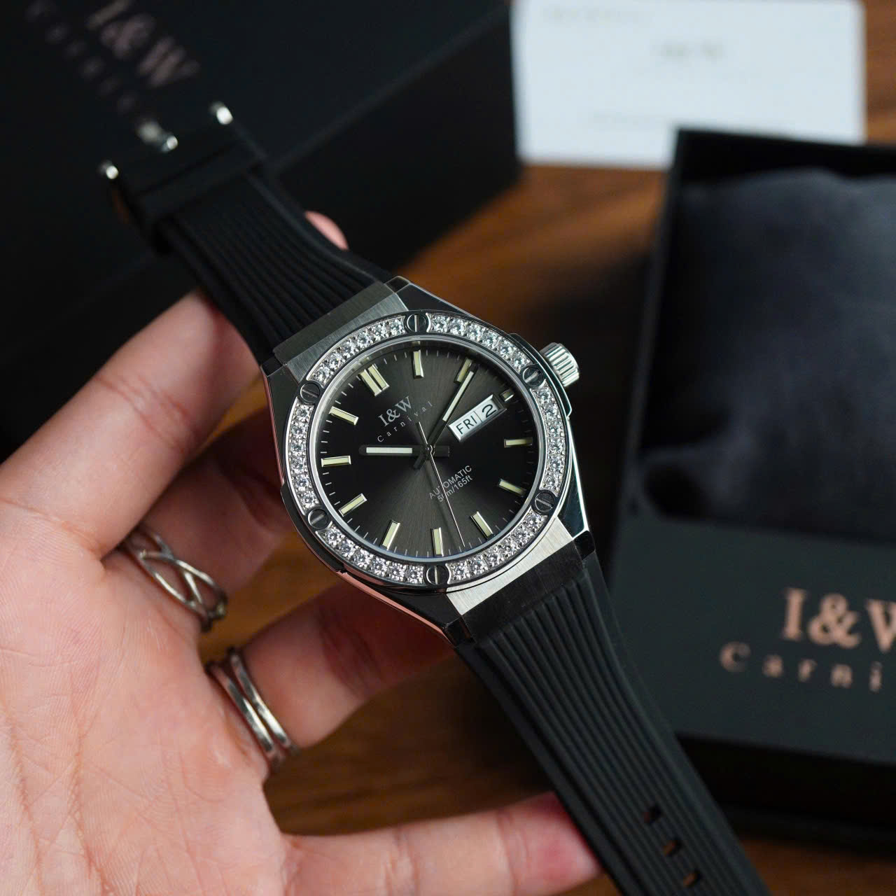 +7 Mẫu Đồng Hồ I&W Carnival 55851G Automatic Sapphire 41mm – Vỏ 316L, Dây Silicon Cao Cấp đủ màu