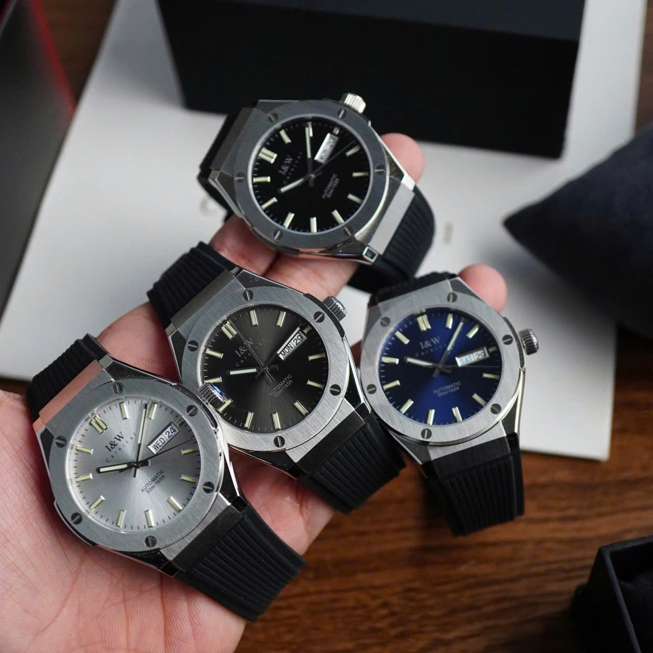 +7 Mẫu Đồng Hồ I&W Carnival 55851G Automatic Sapphire 41mm – Vỏ 316L, Dây Silicon Cao Cấp đủ màu