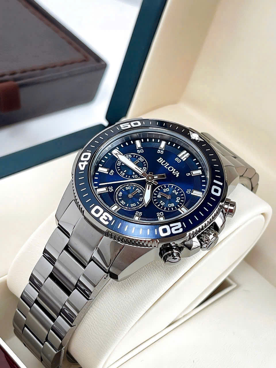 Đồng Hồ Bulova Nam Chronograph 98A171, 98A170, 98A246, 98A209 – Size 43mm, Thiết Kế Thể Thao Mạnh Mẽ