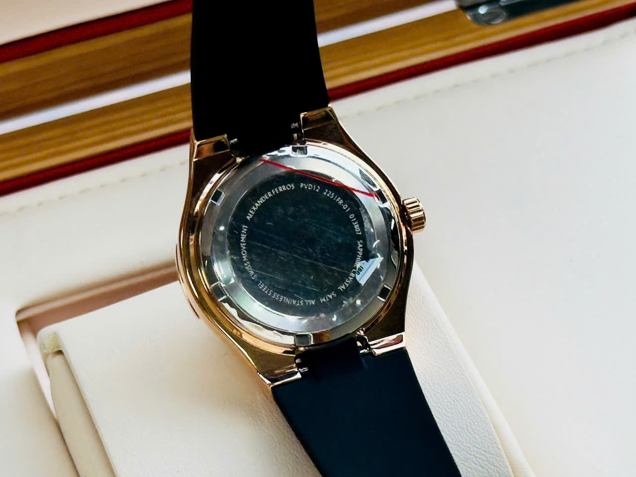 Đồng Hồ Alexander Ferros 2251FR-01 – Sang Trọng Và Quyến Rũ Dành Cho Phái Đẹp