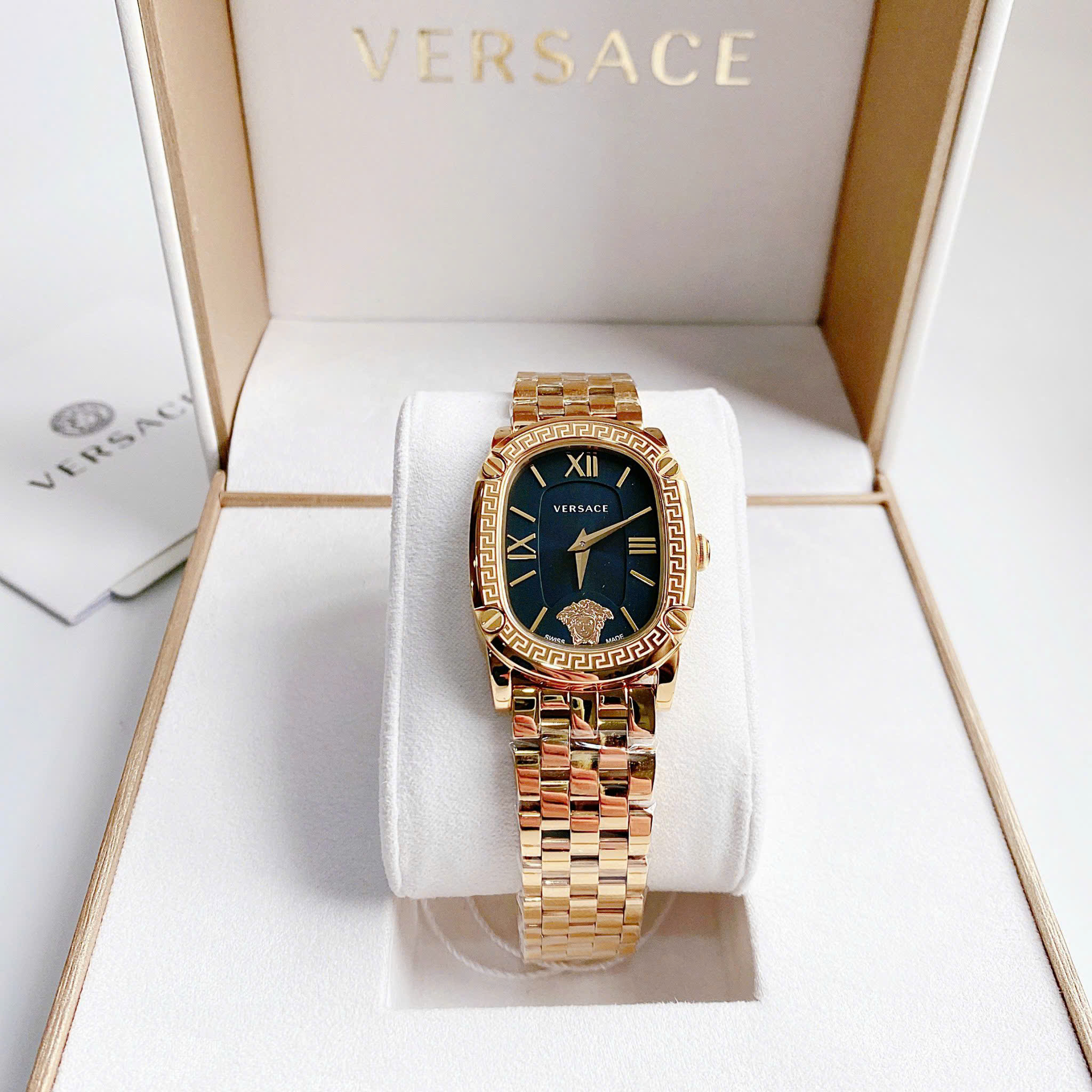 Đồng hồ Versace Couture demi gold mặt xanh – Thiết kế sang trọng chuẩn Swiss Made, bản hiếm đáng sở hữu