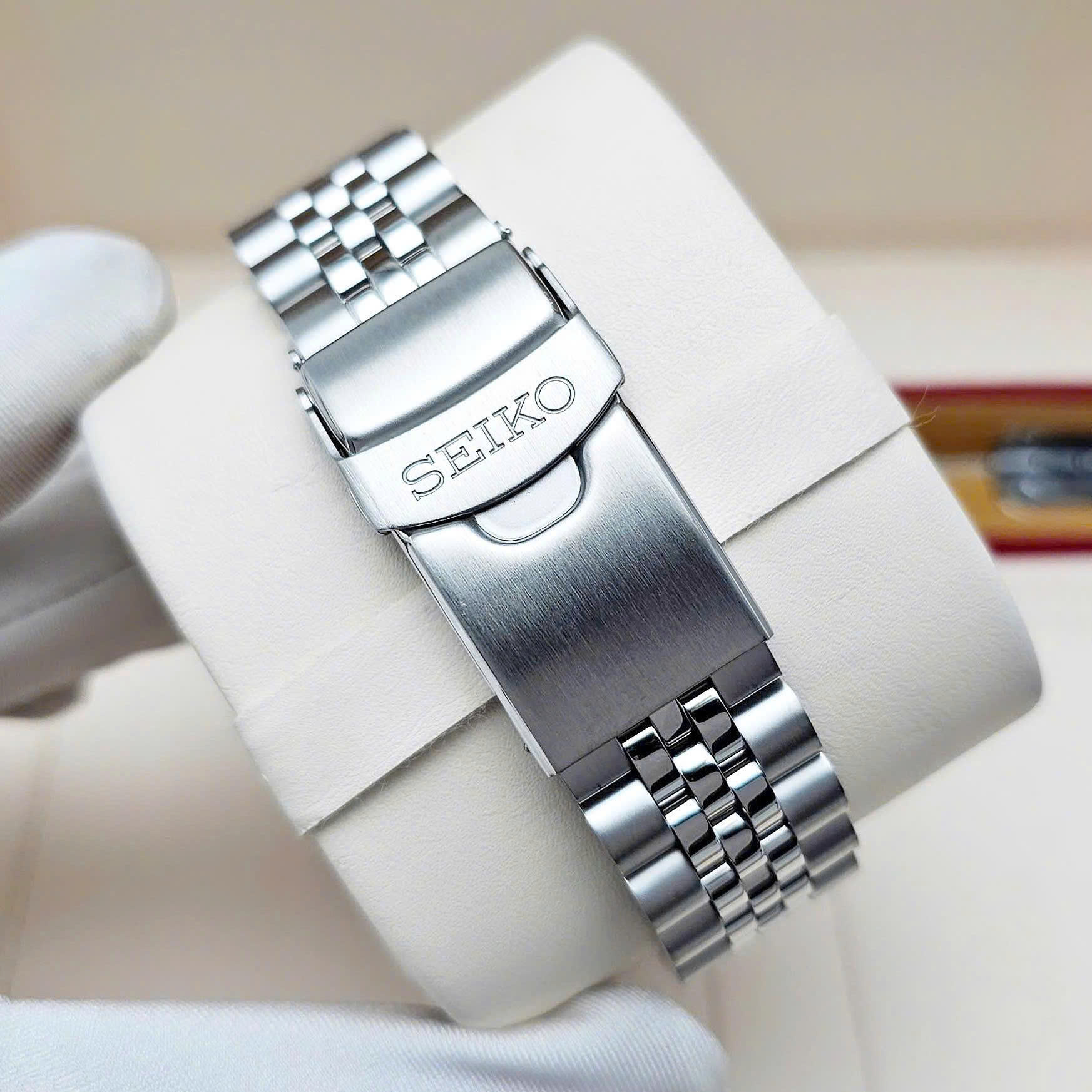 Đồng hồ Seiko 5 Sports GMT SSK035K1 (SBSC019) 2025 – Nâng cấp đáng giá từ huyền thoại SKX007, thiết kế mạnh mẽ, đa múi giờ tiện dụng