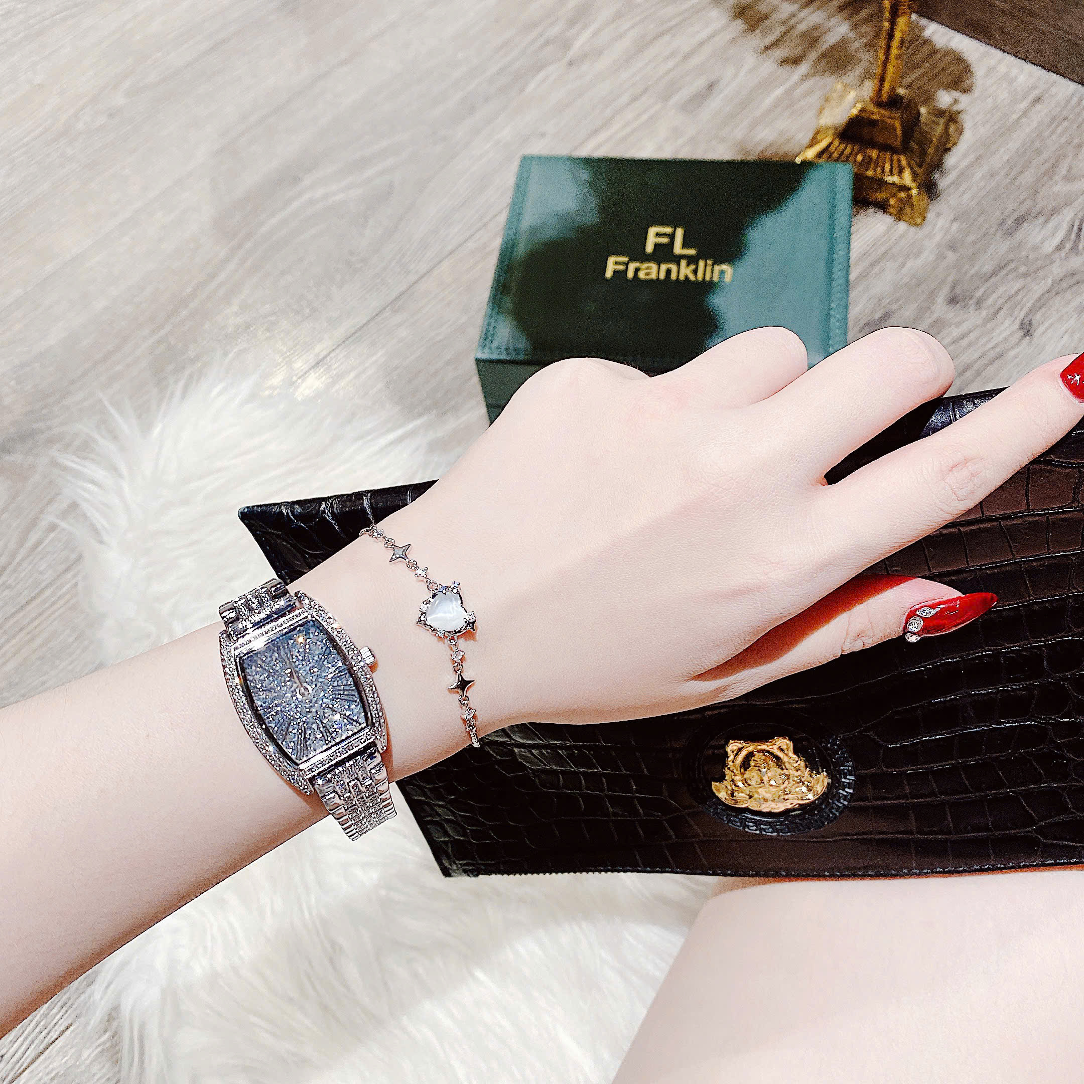 Đồng Hồ Franklin New 2026 Nữ Size 29mm Đính Đá Cao Cấp – Thiết Kế Sang Trọng Lấp Lánh Dành Cho Quý Cô Hiện Đại