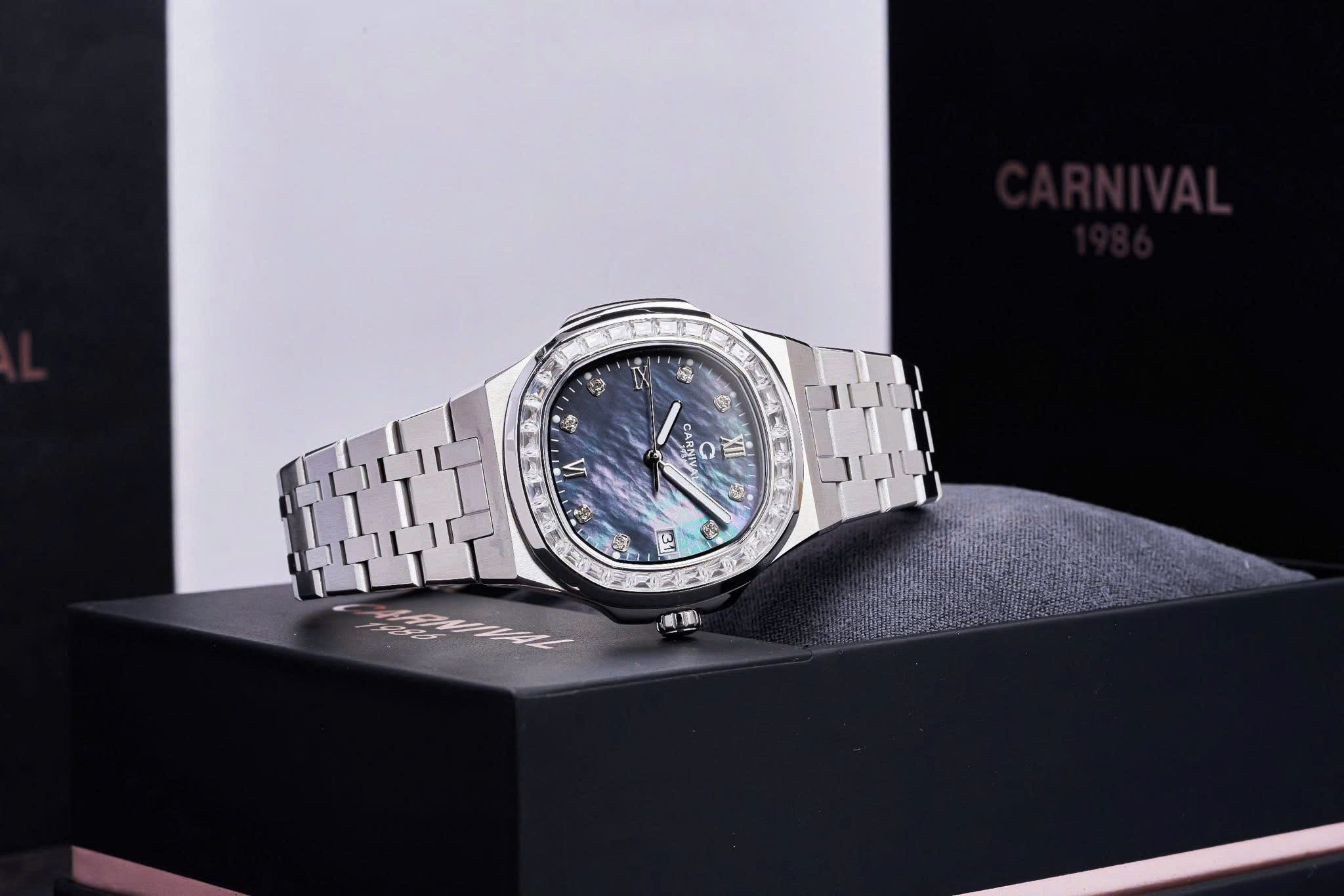 +28 mẫu Đồng hồ Carnival nữ 2026 – 8160L2: Vẻ đẹp sang trọng chuẩn Patek Philippe cho quý cô hiện đại