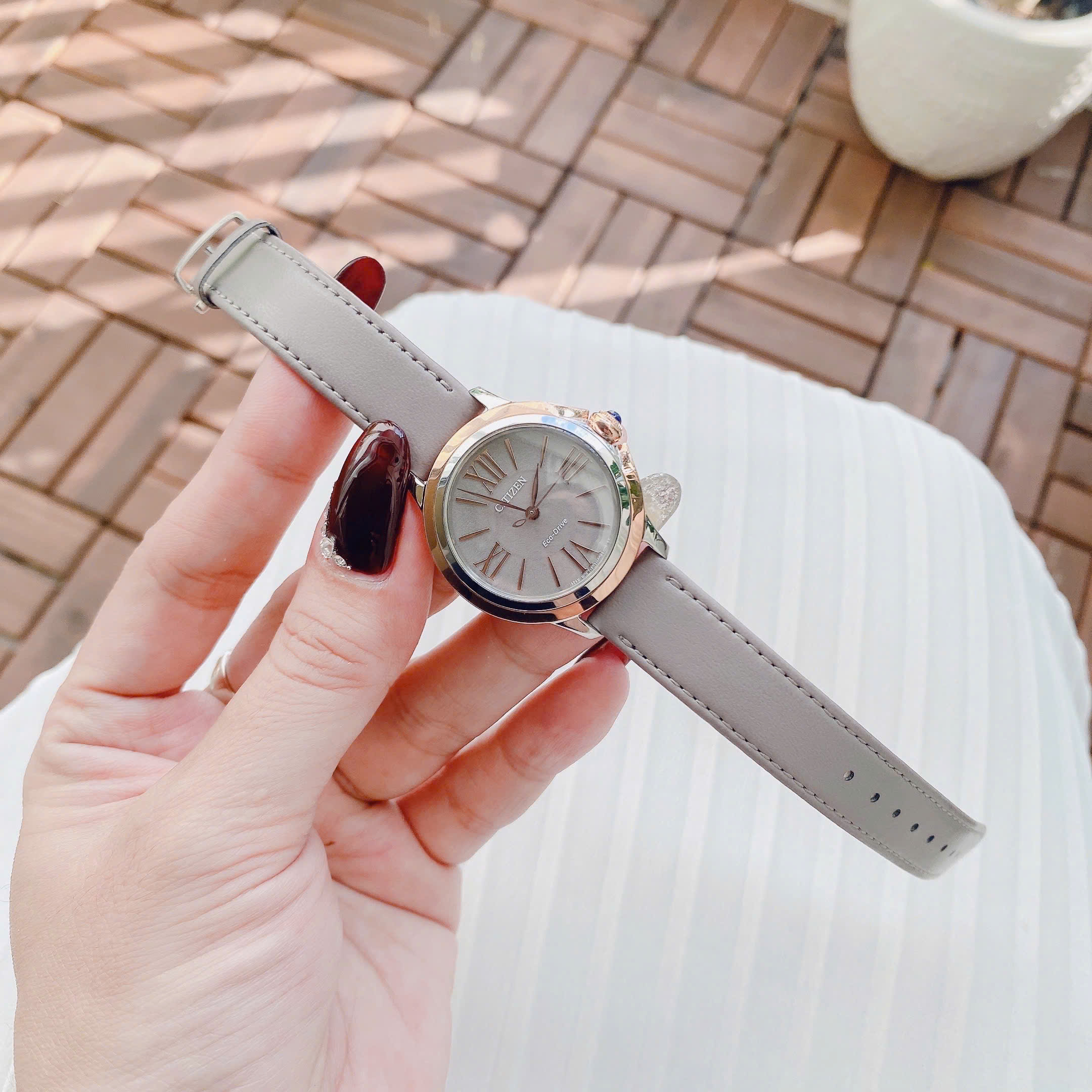 Đồng hồ Citizen EM1166-01Z – Mẫu hiếm tông xám lông chuột, Eco-Drive bền bỉ, giá sale cực tốt