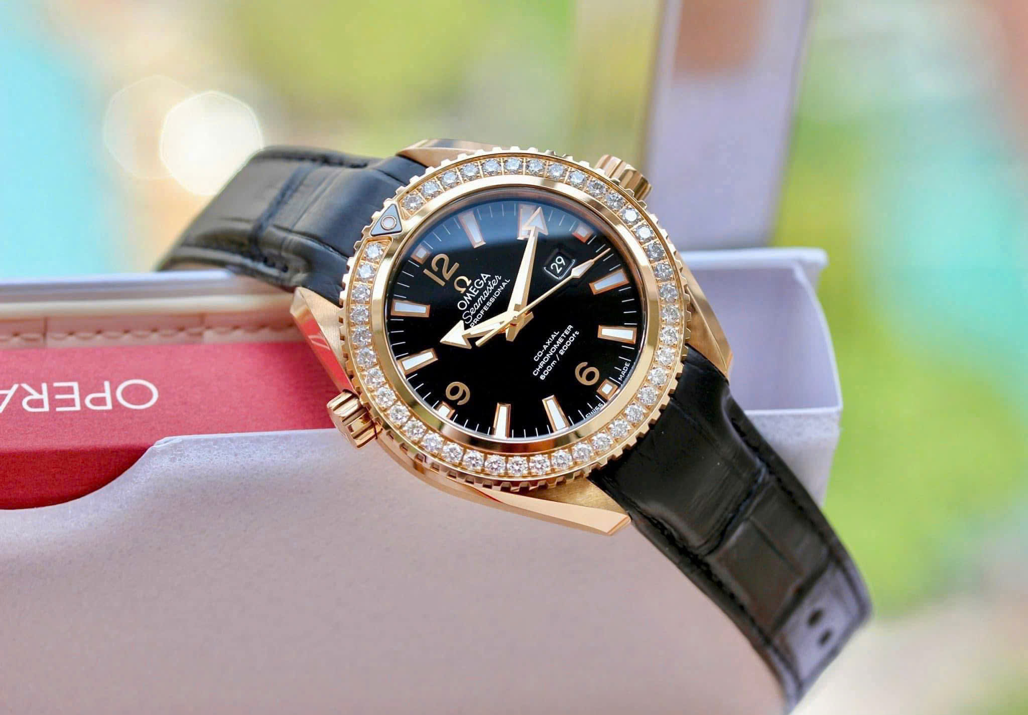 Đồng hồ Omega Seamaster Planet Ocean 600M vàng khối 18K đính kim cương – Lựa chọn đẳng cấp tại Quảng Bình, Quảng Trị  232.58.38.20.01.001