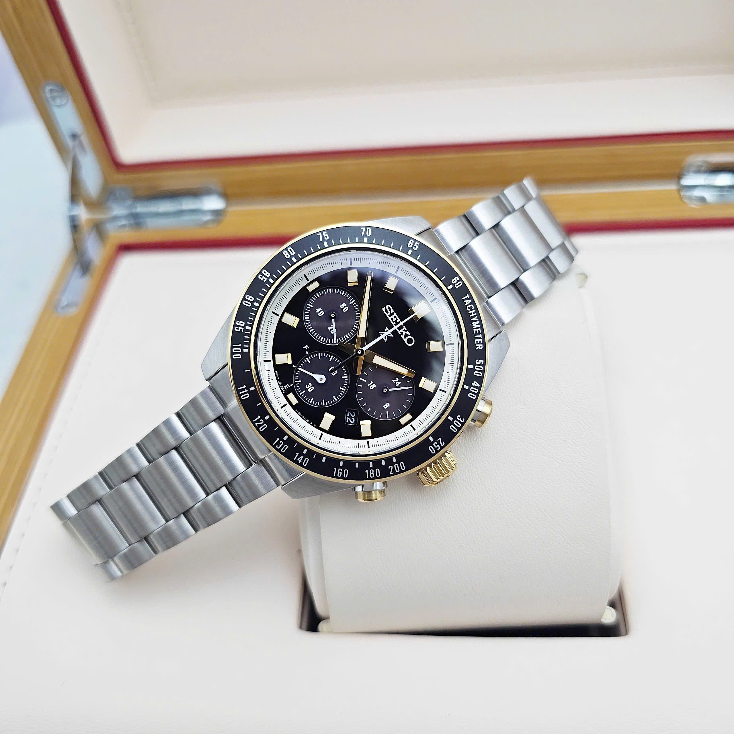 Đồng Hồ Seiko Prospex Speedtimer SSC941P1 Solar Chronograph – Biểu Tượng Thể Thao Nhật Bản Mang DNA Tốc Độ Và Sự Chính Xác
