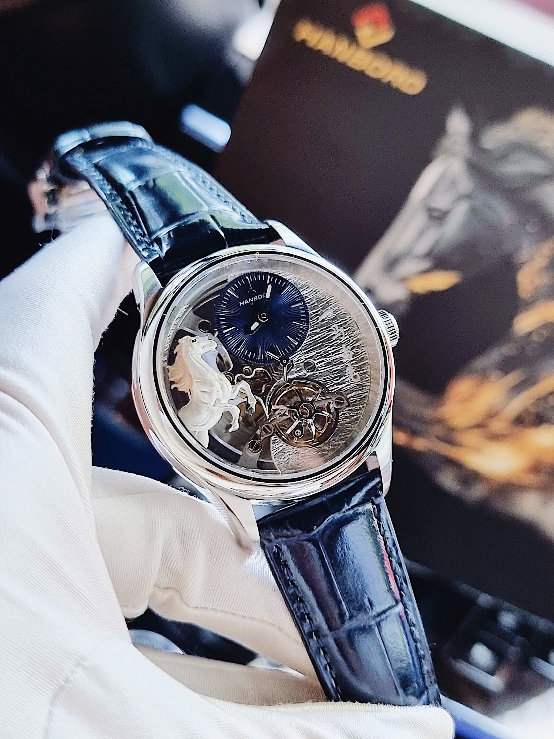 Đồng hồ Hanboro HBR5002 Automatic 2026 – Tuyệt tác lộ cơ 3D ngựa nổi, set box đầy đủ dây thiết kế cao cấp