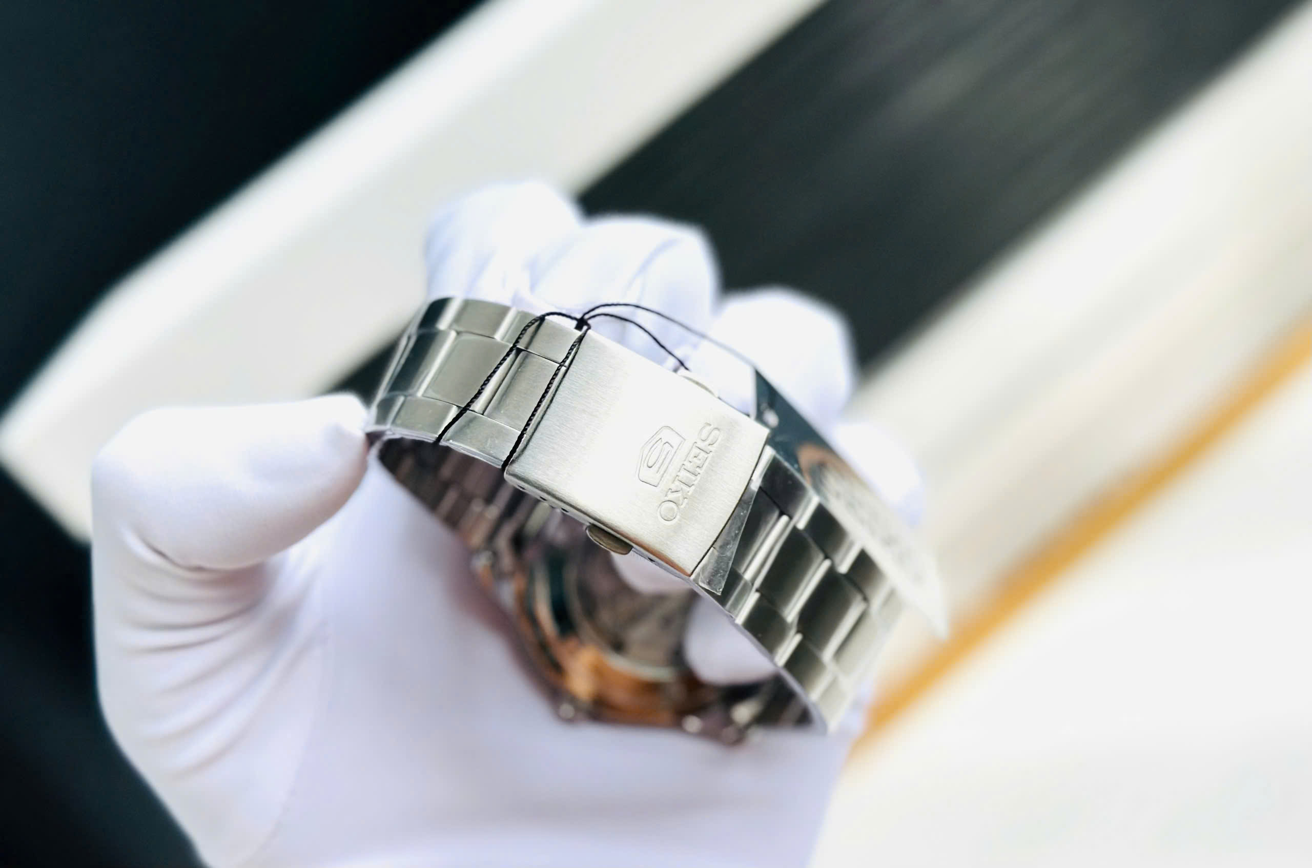 Đồng hồ Seiko 5 Automatic SNKP17K1 – Huyền thoại trở lại, mặt xanh nổi bật, bền bỉ vượt thời gian