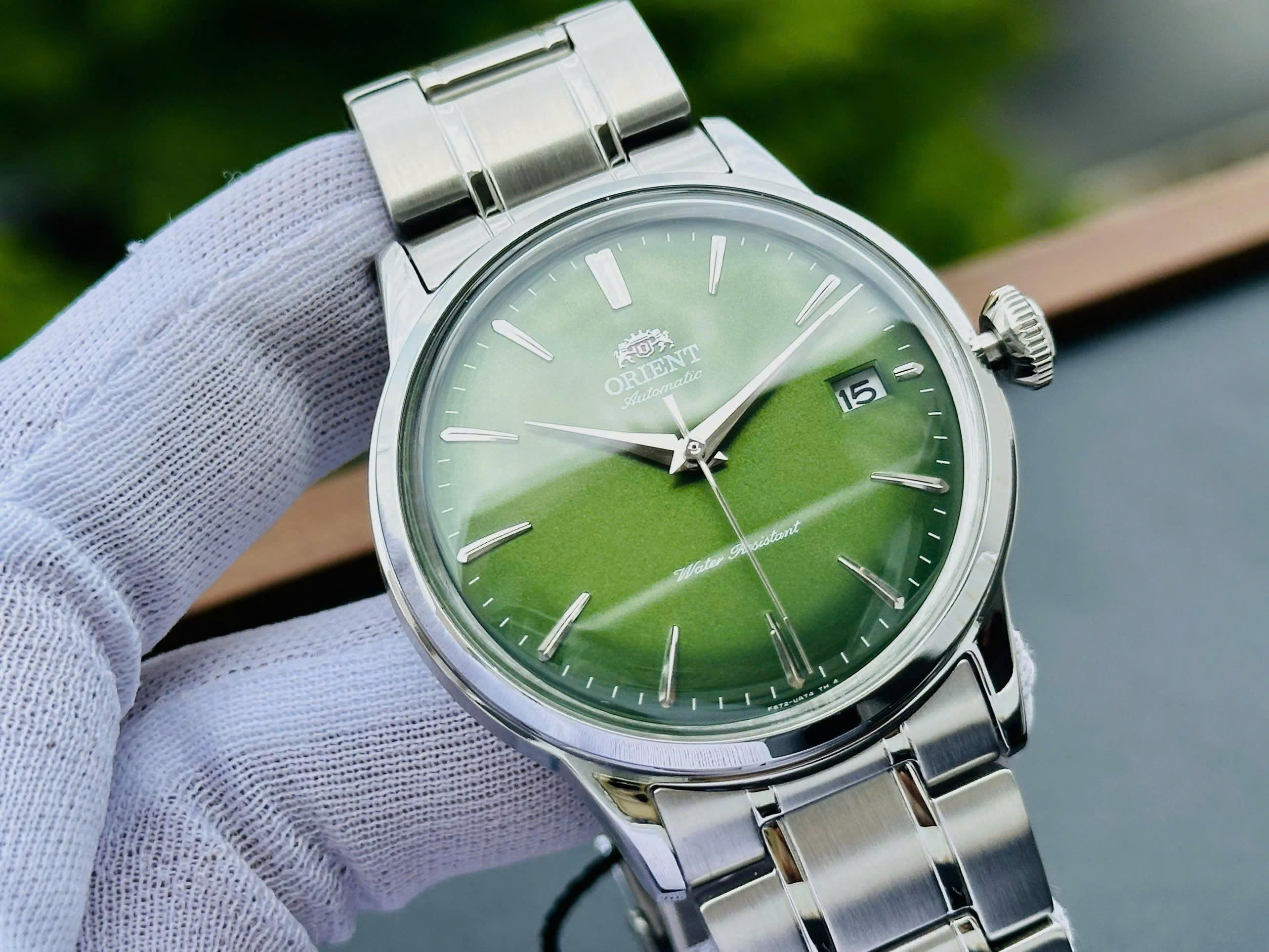 Đánh Giá Đồng Hồ Orient Bambino RA-AC0M09E30B – Mặt Số Xanh Lá Độc Đáo, Vẻ Đẹp Vintage Và Chất Đồng Hồ Cơ Nhật Bản