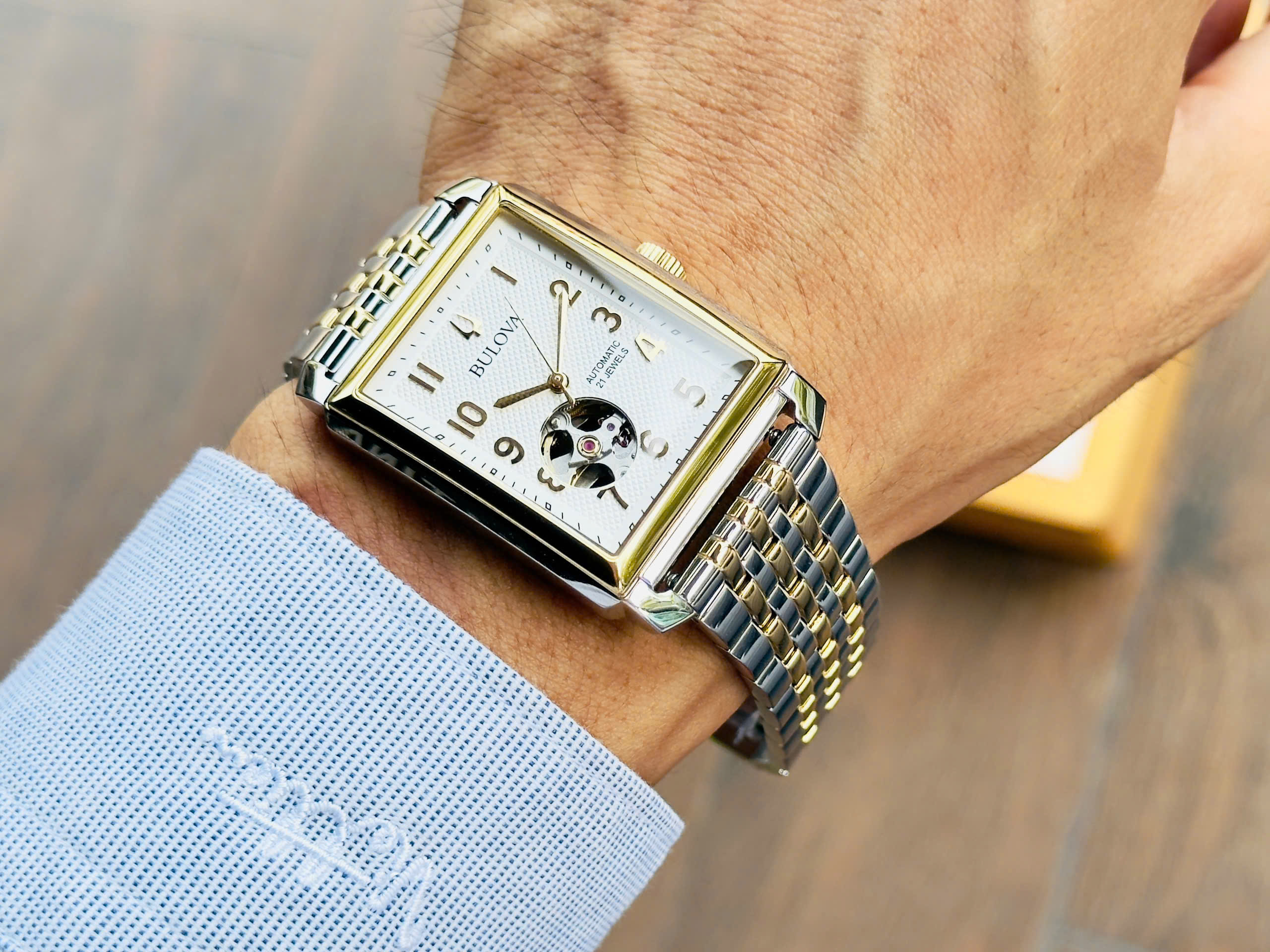 Đồng Hồ Bulova Open Heart Automatic 98A308 Demi Gold – Thiết Kế Vuông Lộ Tim Đậm Chất Cơ Khí Mỹ