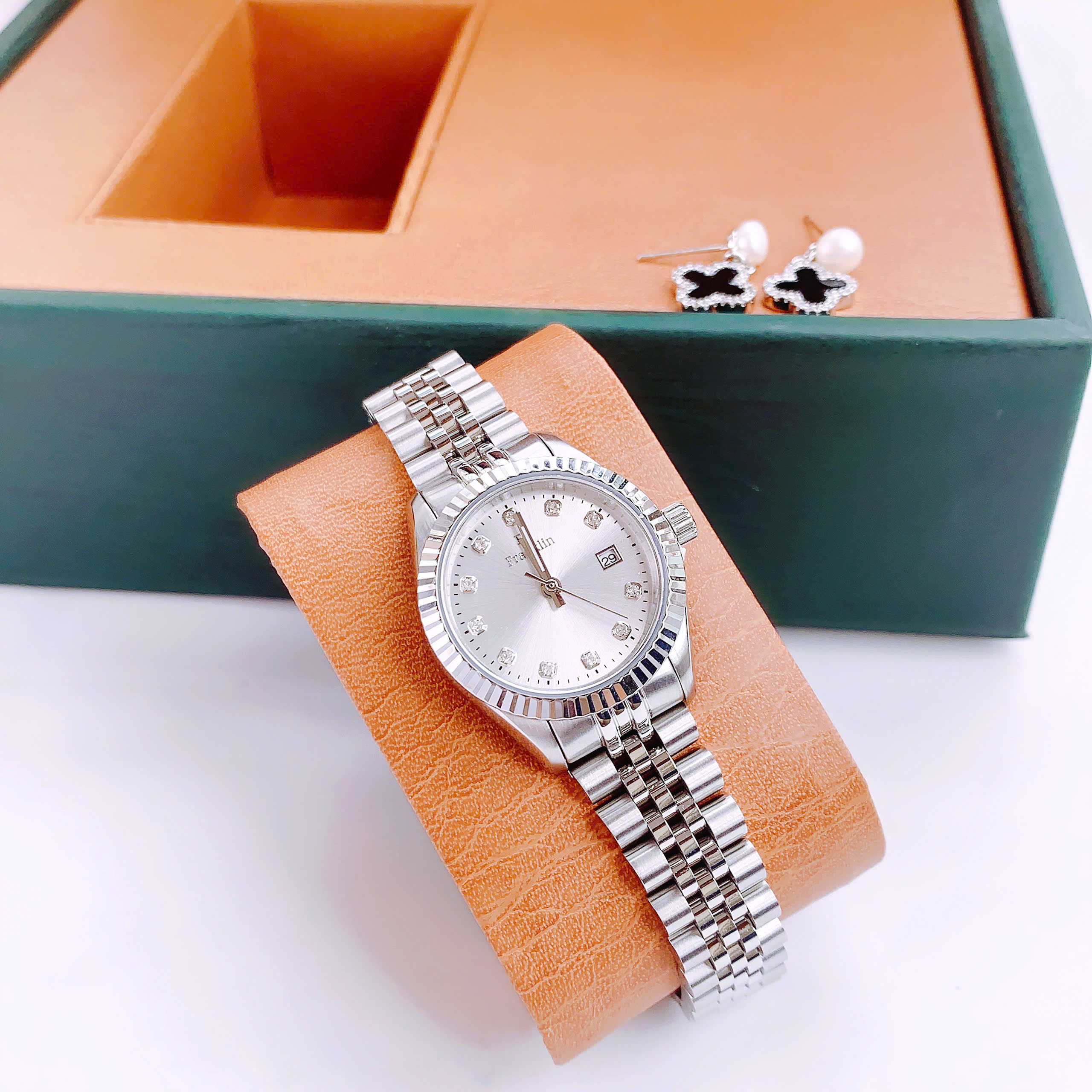 Đồng hồ FL5225 – Franklin | Nét tiểu thư sang chảnh trong phân khúc bình dân