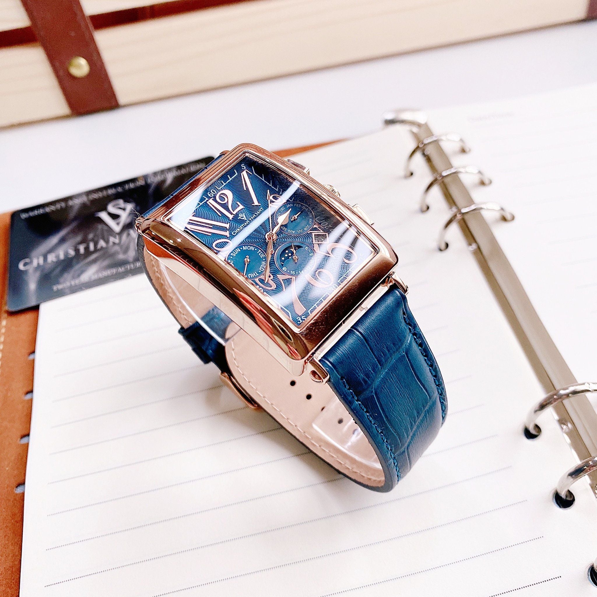 Đồng hồ Christian Van Sant Prodigy Automatic Blue Dial CV9142 – Thiết kế độc đáo, mặt xanh nổi bật, phong cách nam tính hiện đại