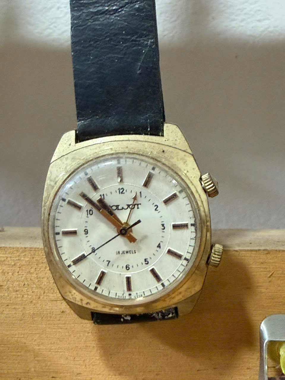 +47 Mẫu Đồng Hồ Nga Liên Xô Nổi Tiếng: Poljot, Raketa, Vostok, Luch, Slava, Pobeda