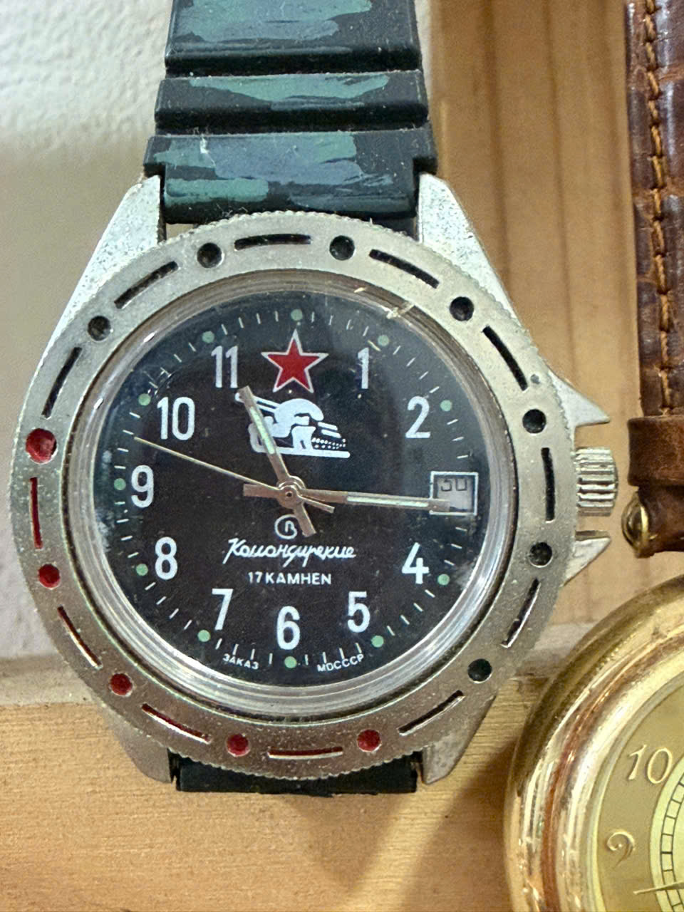 +65 Mẫu Đồng Hồ Nga Liên Xô Nổi Tiếng: Poljot, Raketa, Vostok, Luch, Slava, Pobeda