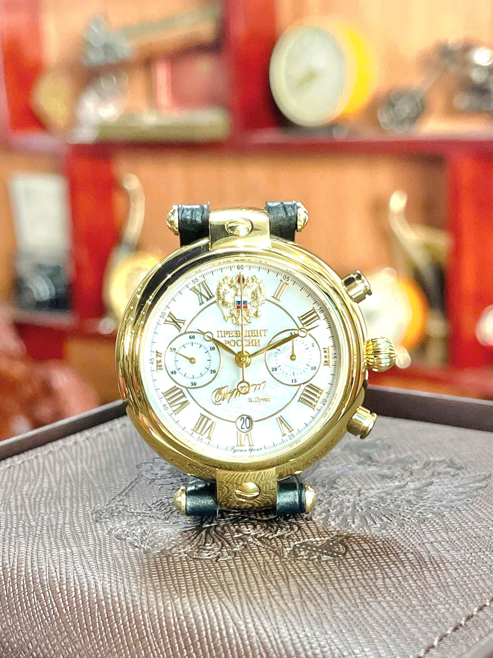 Đồng hồ Poljot Chronograph Automatic chữ ký Tổng thống – Phiên bản giới hạn đậm chất sưu tầm 252CK145