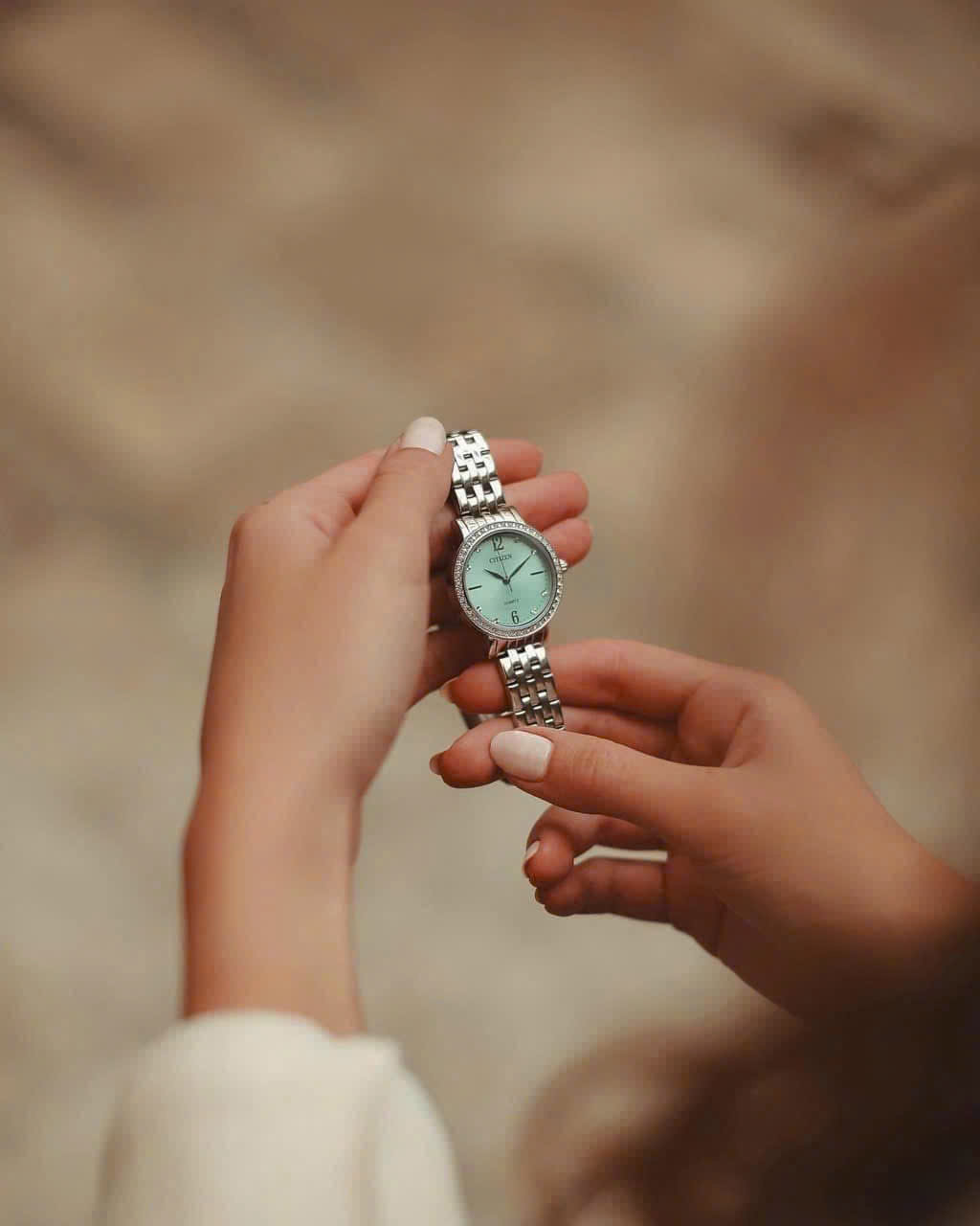 Citizen EL3100-55X – Nàng Thơ Mặt Xanh Dịu Dàng, Lung Linh Ánh Pha Lê