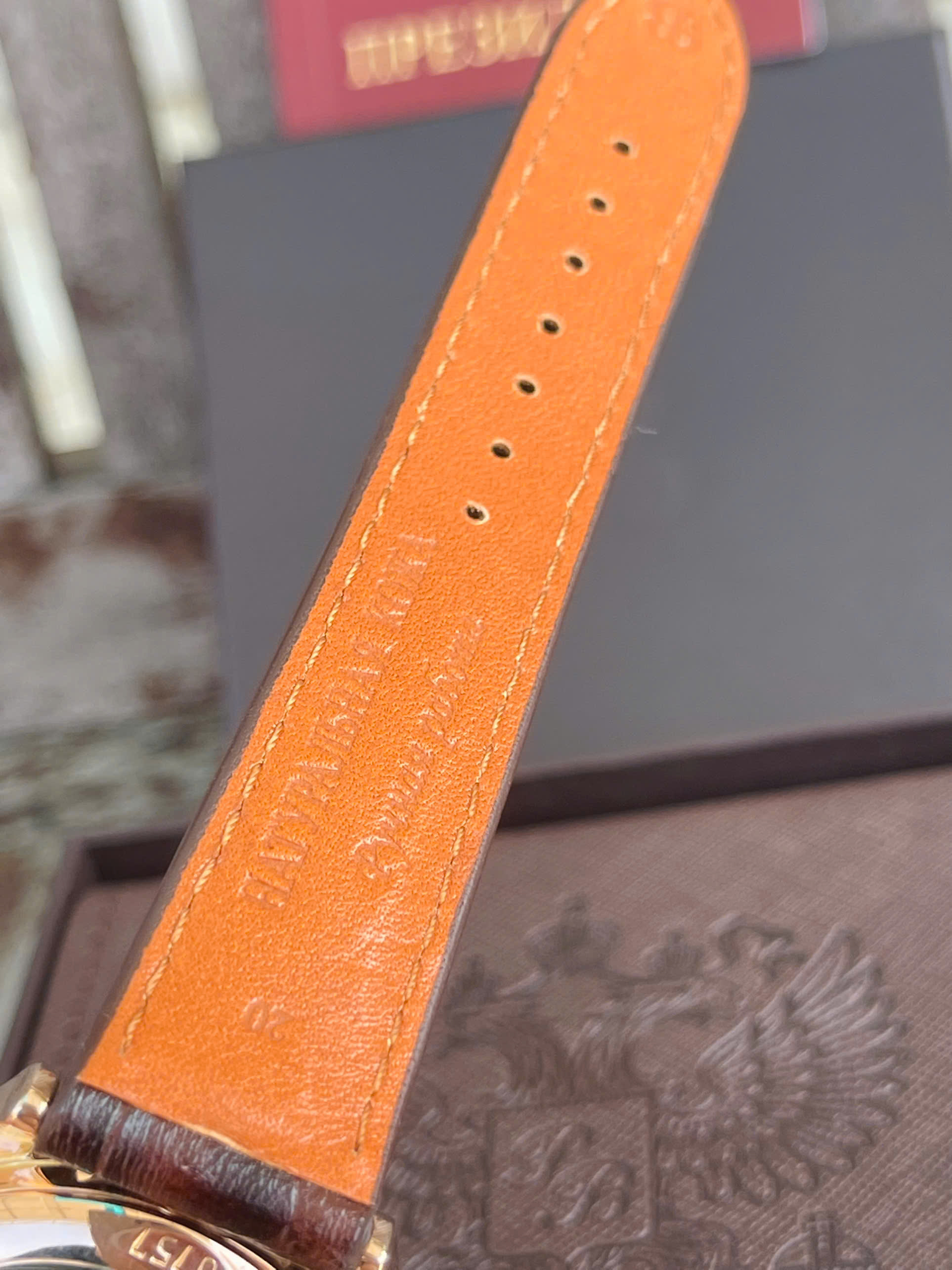 Đồng hồ Poljot 3133 Chronograph – Tinh Hoa Cơ Khí Liên Xô Trong Bộ Vỏ Vàng Đúc Nguyên Khối