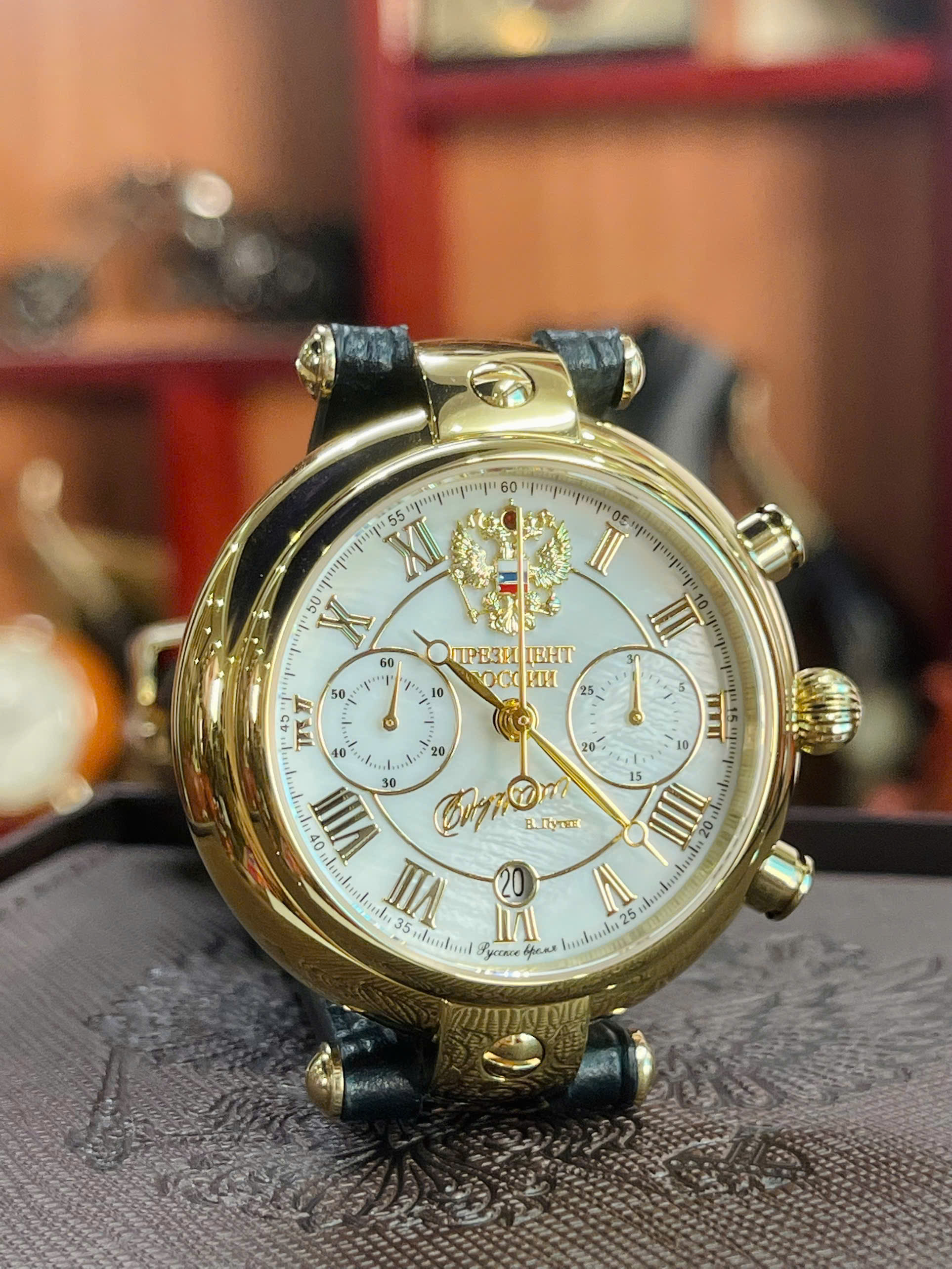 Đồng hồ Poljot Chronograph Automatic chữ ký Tổng thống – Phiên bản giới hạn đậm chất sưu tầm
