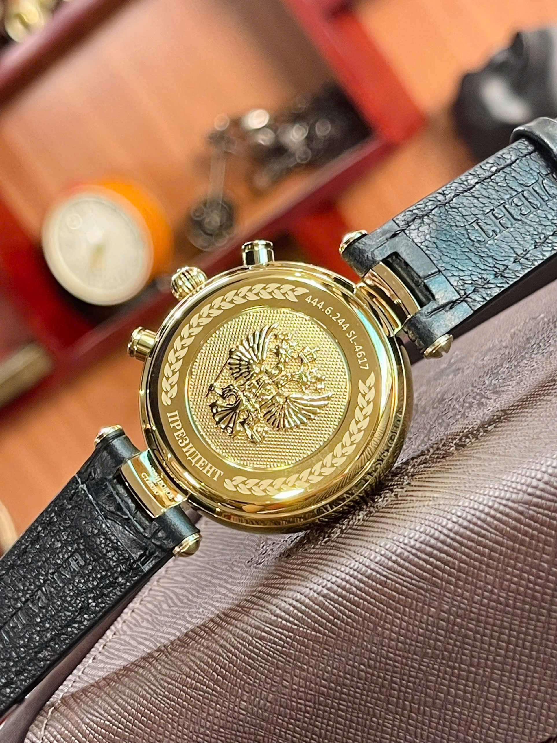 Đồng hồ Poljot Chronograph Automatic chữ ký Tổng thống – Phiên bản giới hạn đậm chất sưu tầm