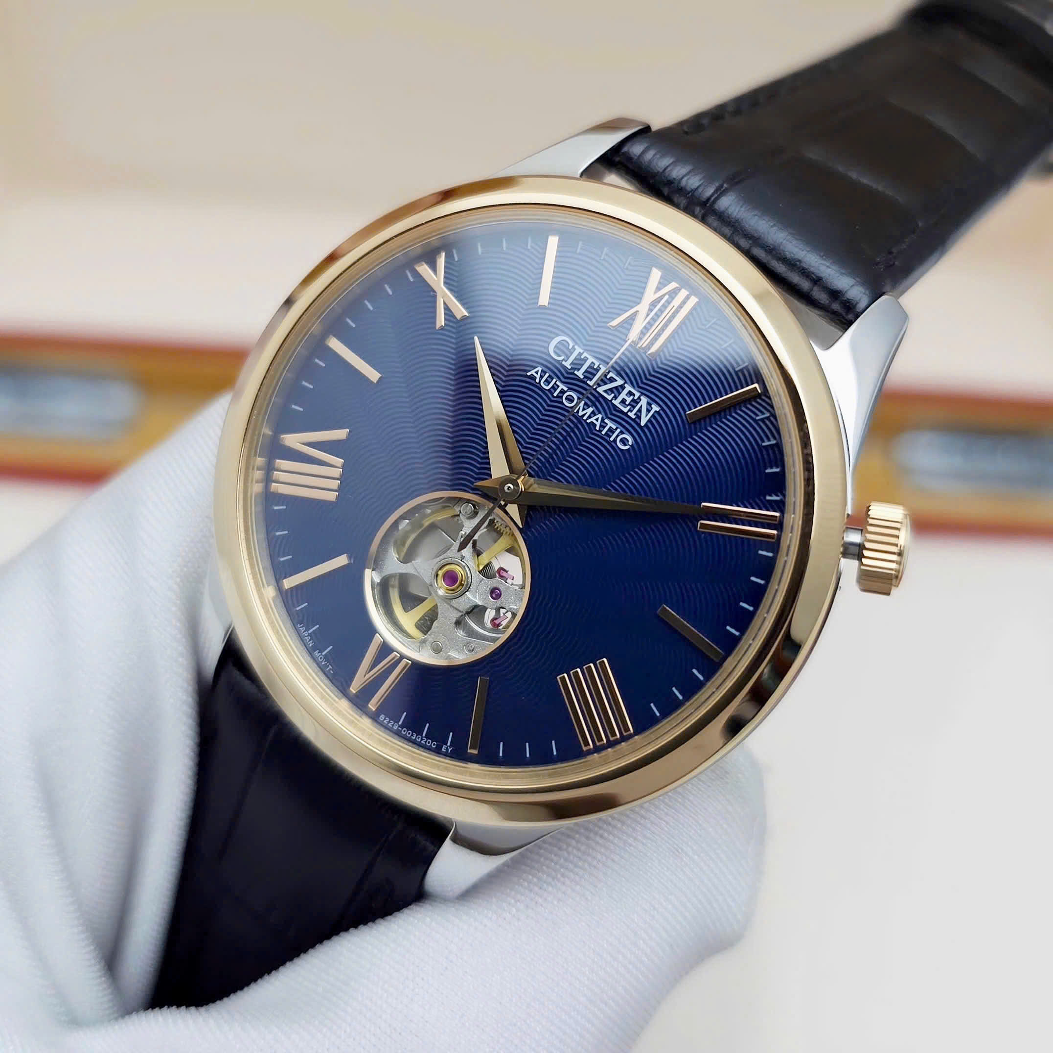 Đồng Hồ Citizen Automatic Mechanical Open Heart NH9136-02L – Sang trọng, cổ điển và đầy cuốn hút