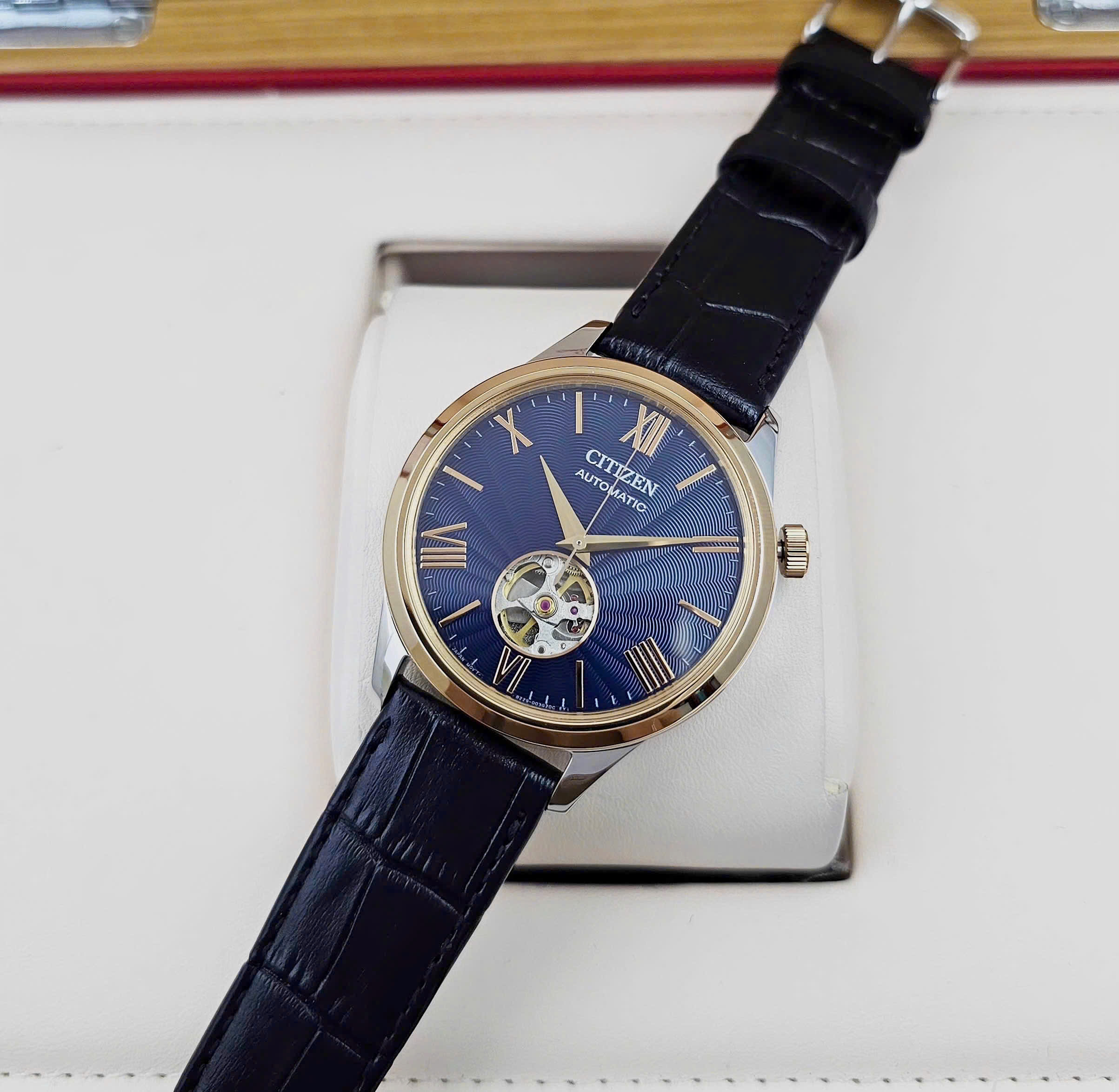 Đồng Hồ Citizen Automatic Mechanical Open Heart NH9136-02L – Sang trọng, cổ điển và đầy cuốn hút